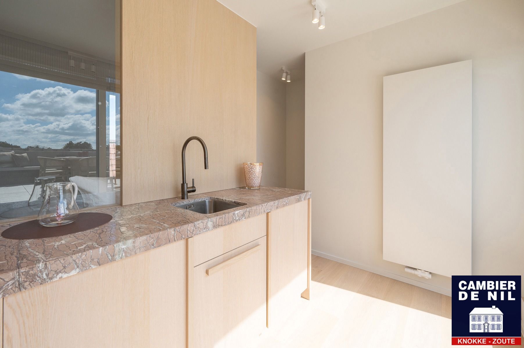 Vernieuwd appartement met open zichten mooie terrassen foto 25