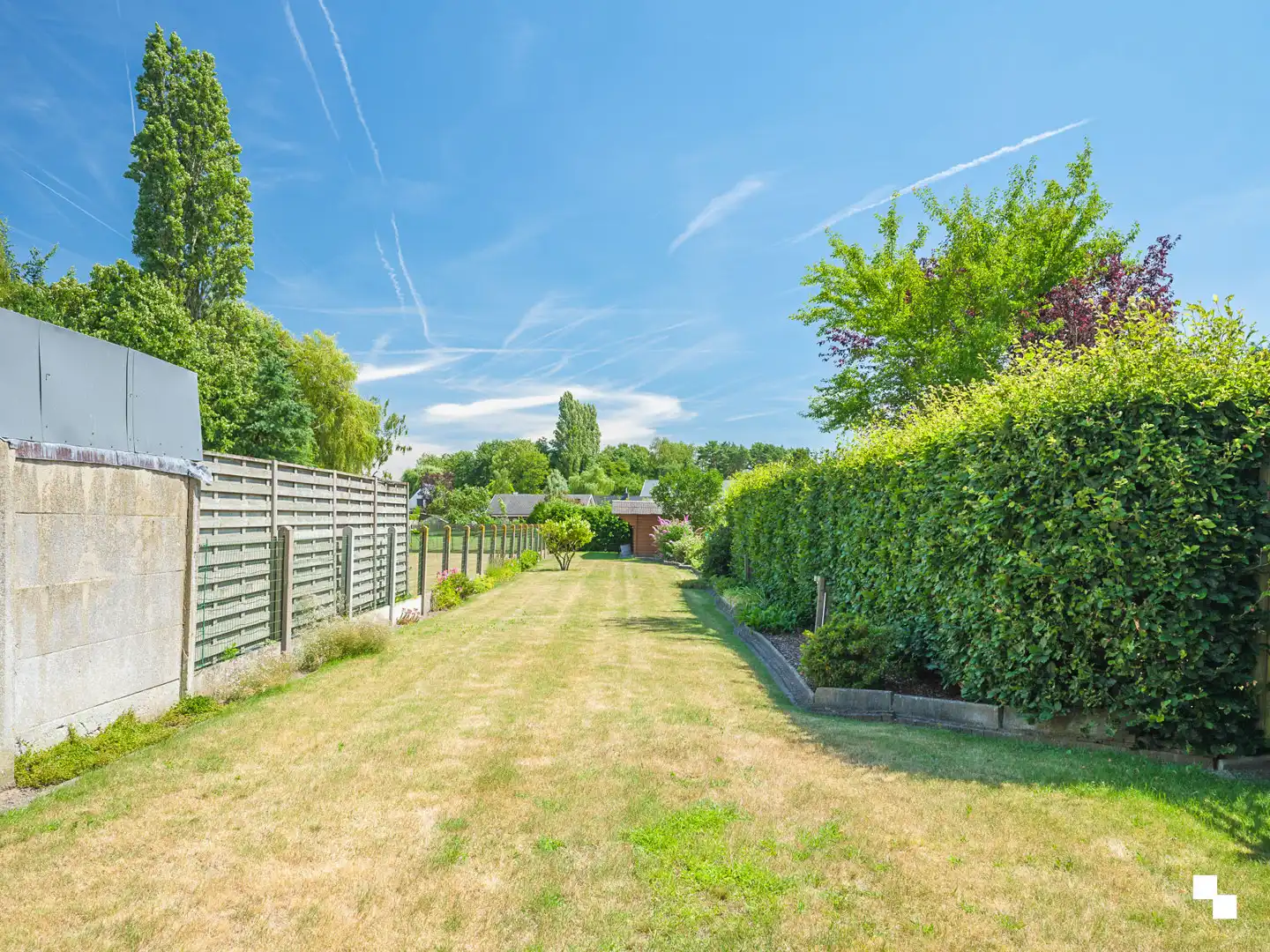 Op te frissen woning met gezellige tuin in het hart van Merelbeke foto 22