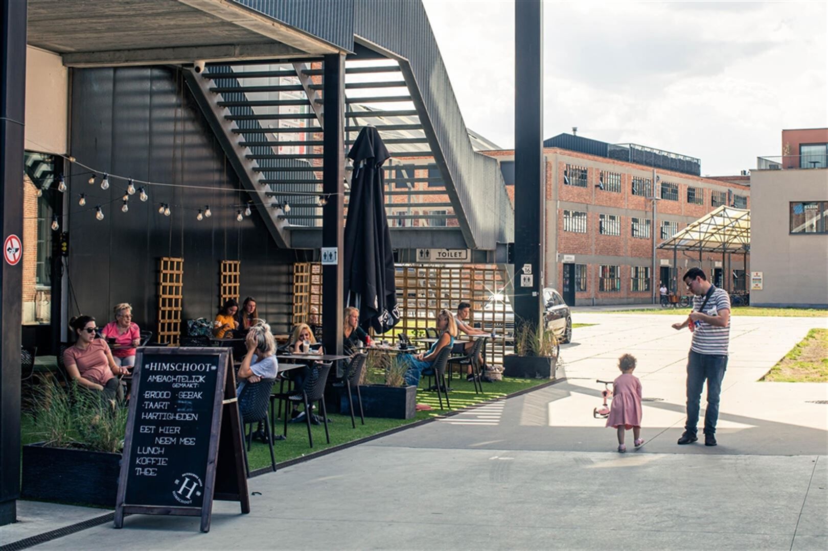 Commerciële ruimte in winkelcentrum Dok Noord te Gent foto 6