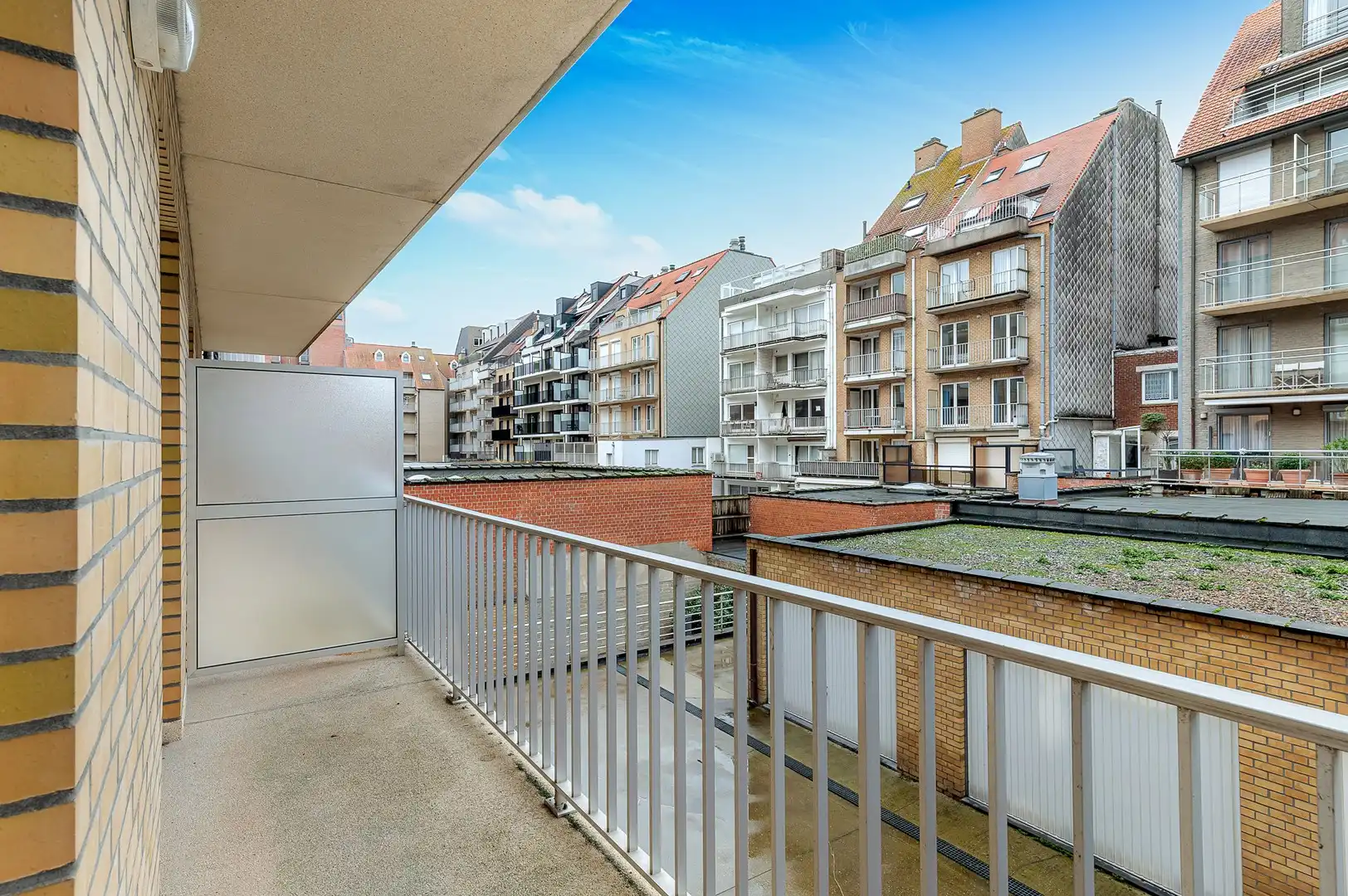 Lichtrijk appartement van 100 m² met terras, gelegen in de Koningslaan. foto 13