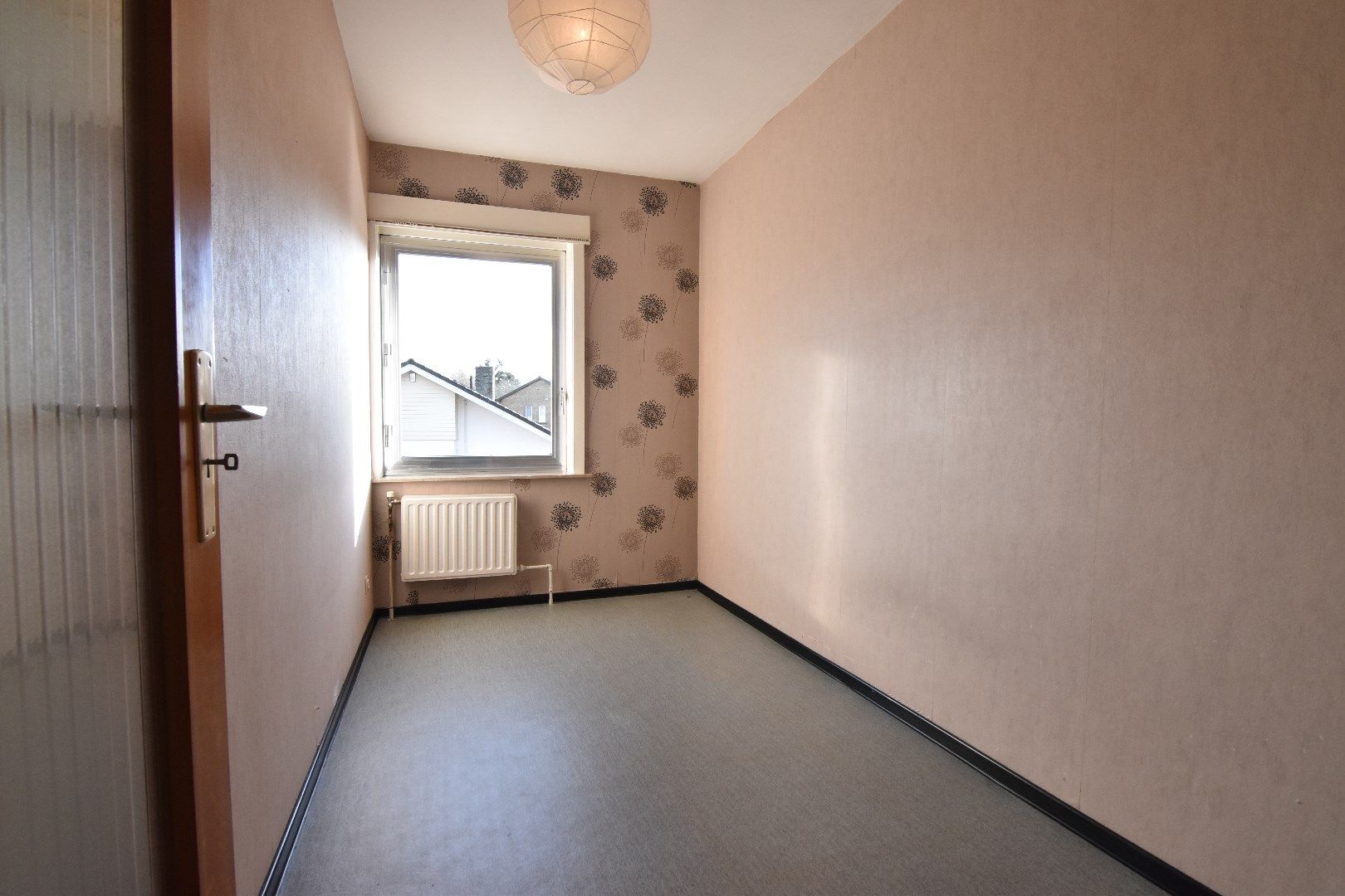 Op te frissen 2-slpk appartement - eerste verdieping foto 8