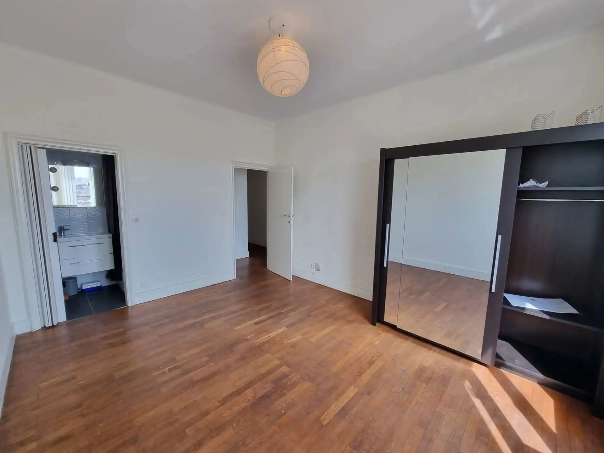 Kamer in een gedeelde woning in een appartement met terras foto 4