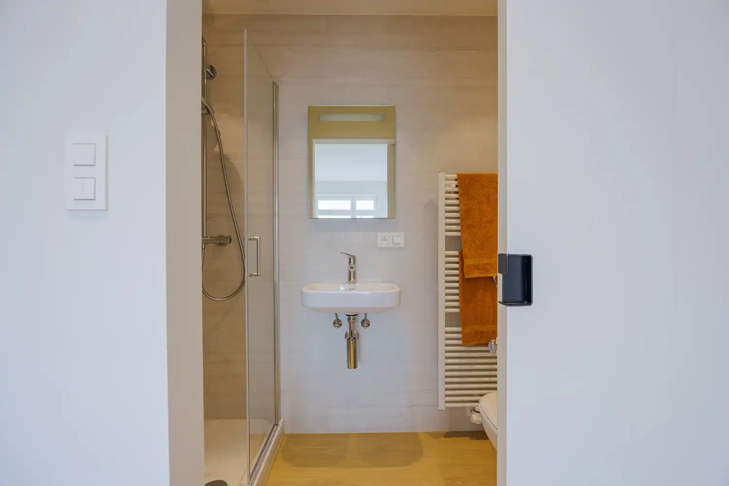 Exclusieve gerenoveerde koppelvilla vlak bij zee met 8 slaapkamers foto 15