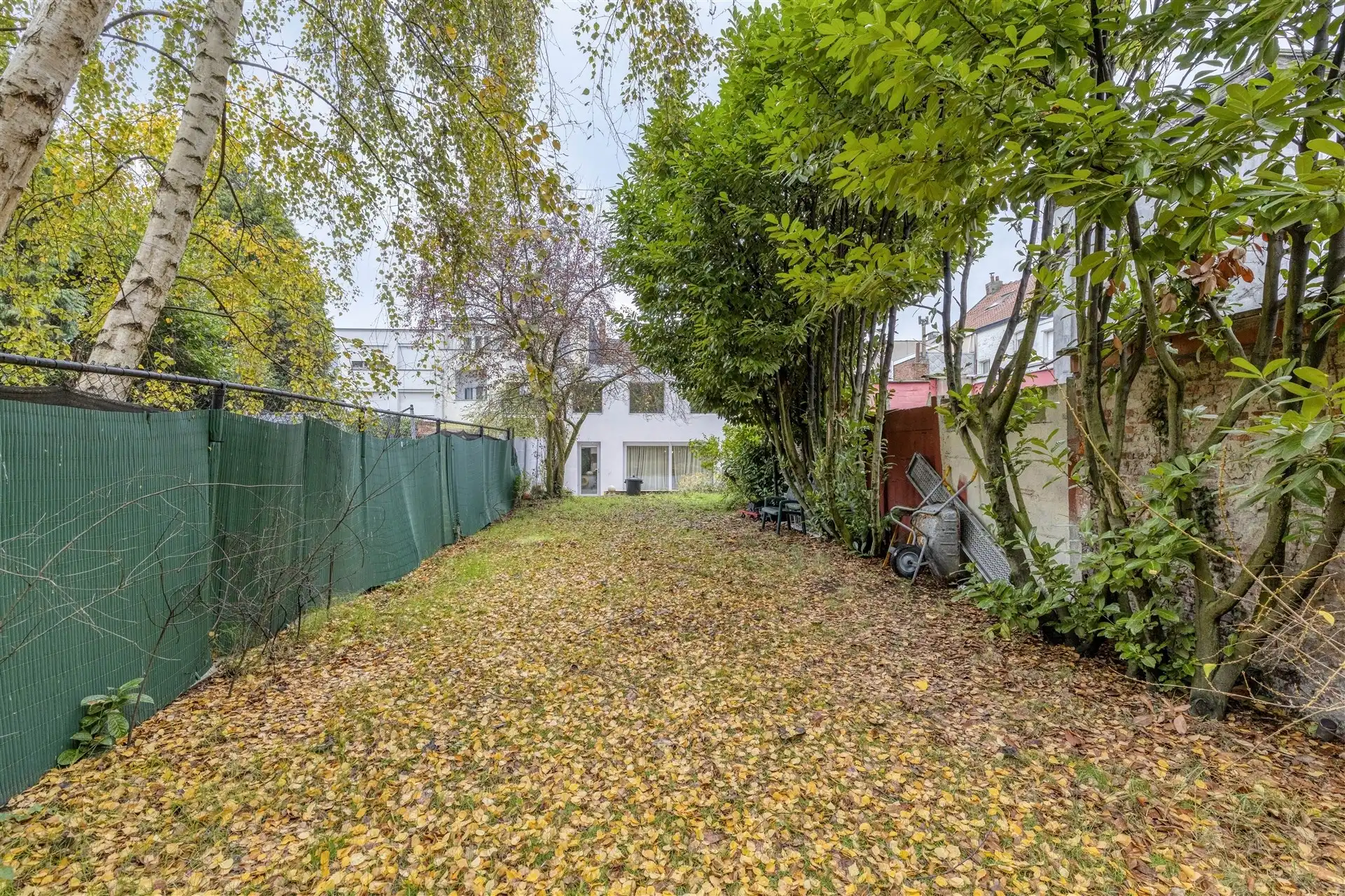 Gerenoveerd handelshuis met 4 tot 6 slaapkamers en zonnige tuin. foto 18