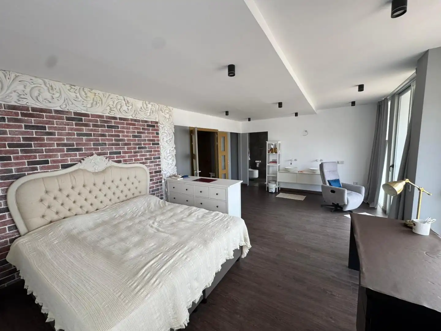 Uitzonderlijk ruime woning met uitzicht over de kustlijn   foto 10