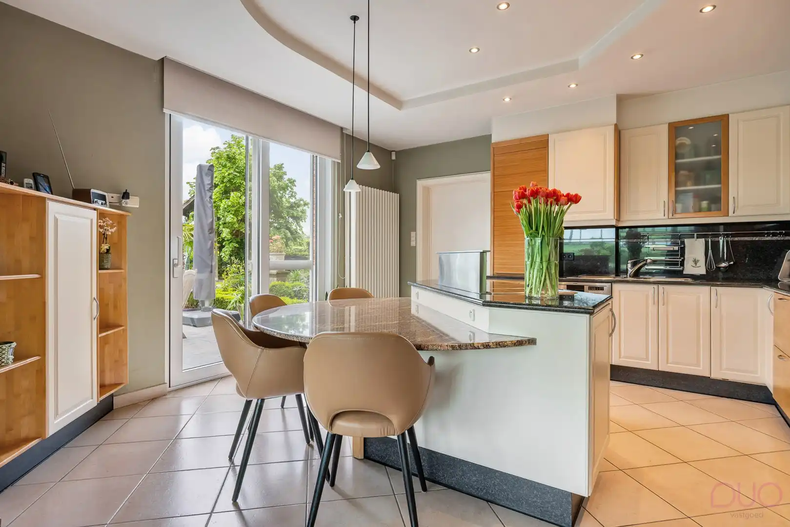 Statige herenwoning met mooie tuin en charmante schuur | 4 slpk + mogelijkheid praktijkruimte foto 13
