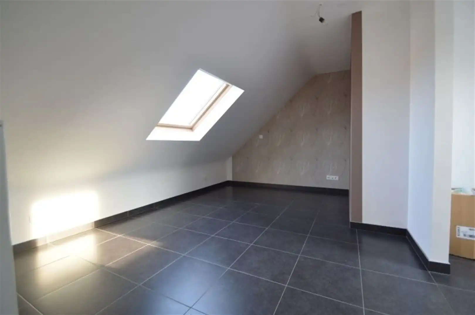 Prachtig Duplex appartement (106 m2) gelegen op het 2de verdiep te Dendermonde (Baasrode). foto 6