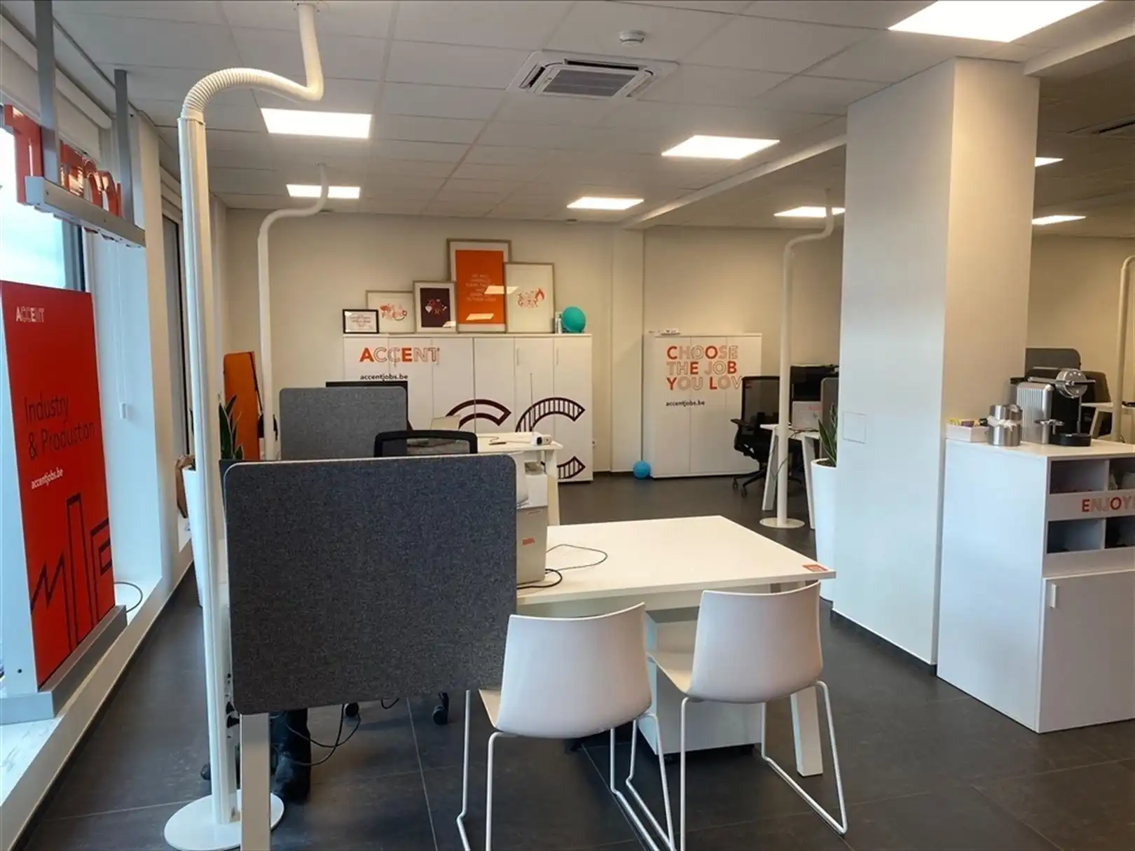 Gerenoveerd kantoor/handelspand in centrum Oudenaarde foto 4