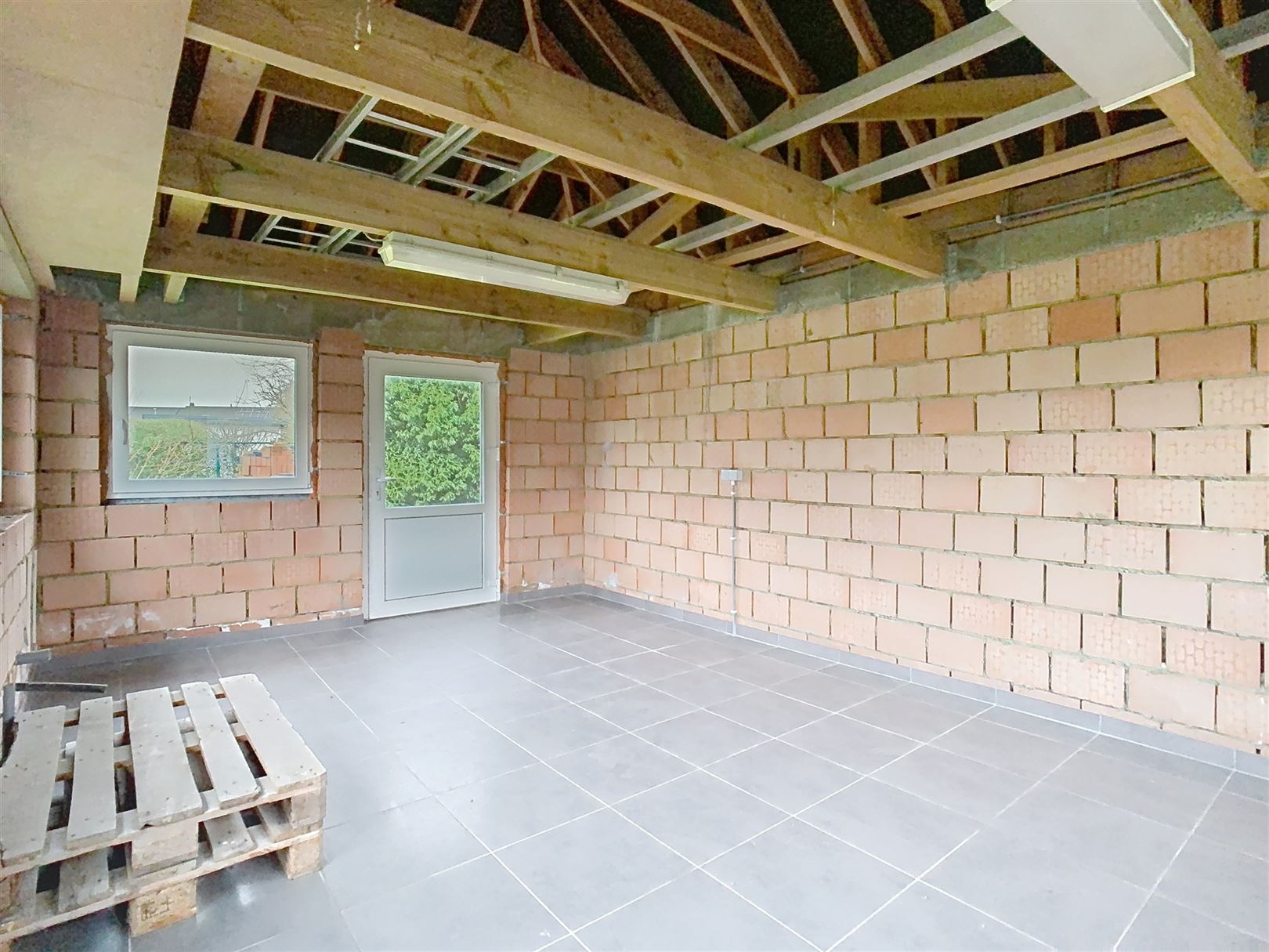 RUIME VILLA MET 4 SLPK EN MOOIE TUIN foto 17