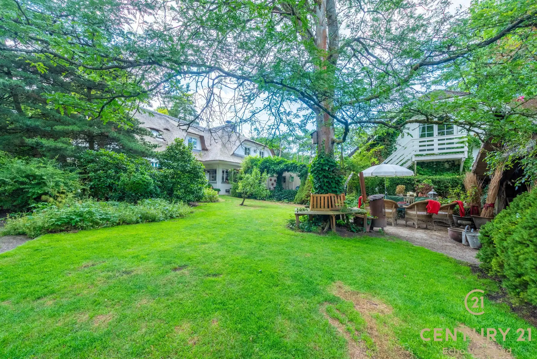 Karaktervol landhuis met prachtige tuin van ca 4209m² foto 28