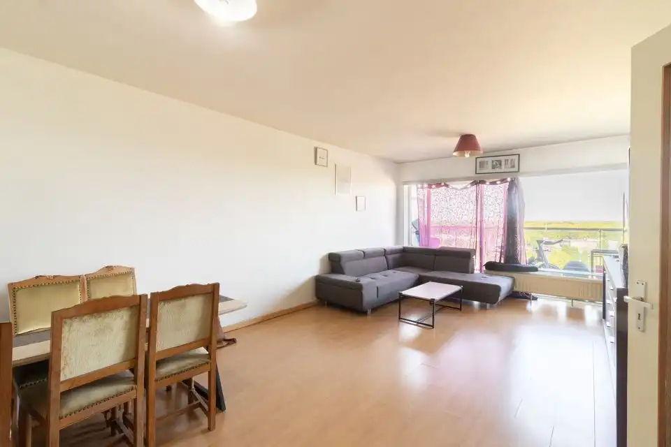 Te renoveren appartement met panoramisch zicht over Merksem foto 3