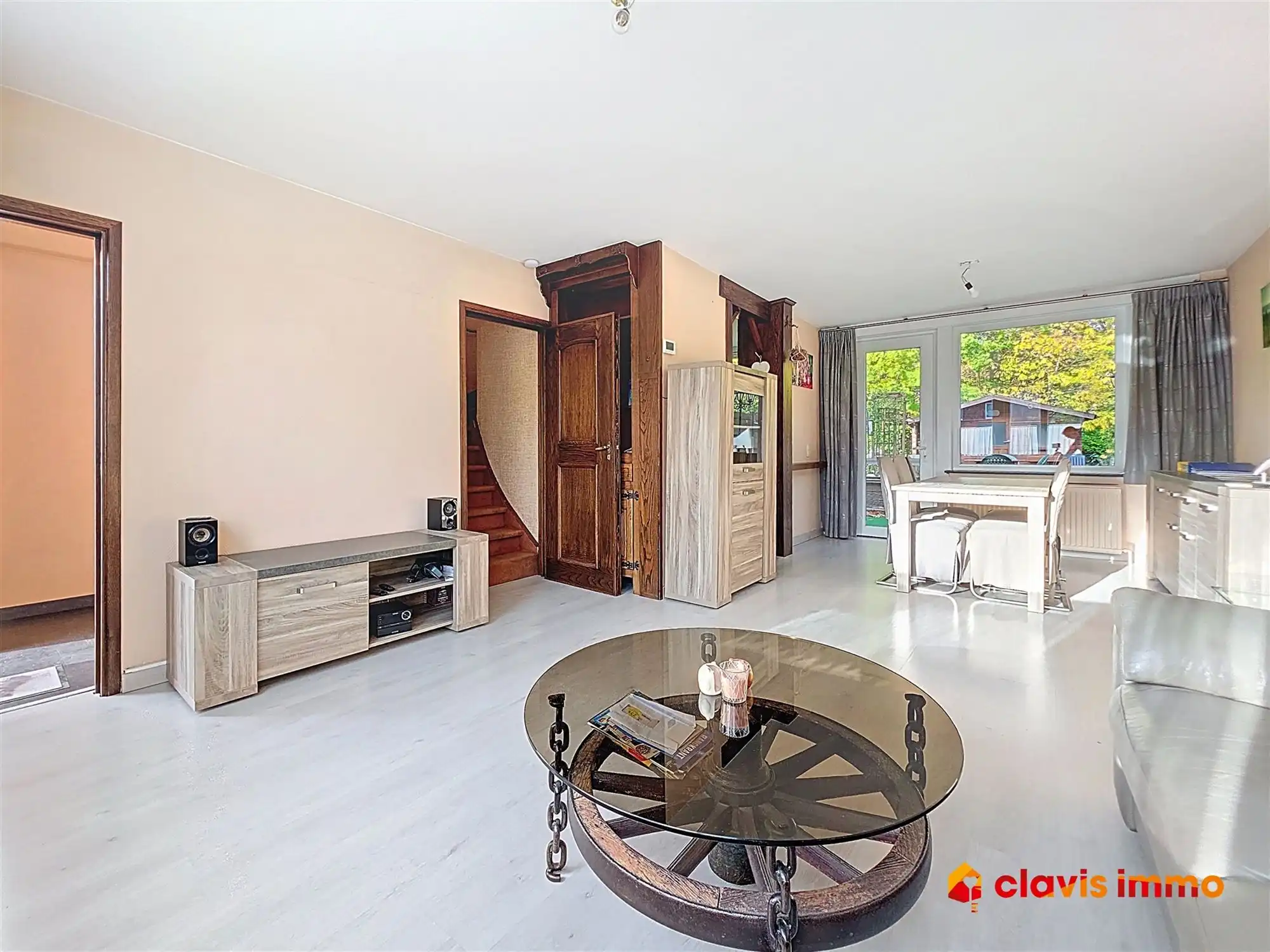 Halfopen-bebouwing in een rustige buurt foto 4