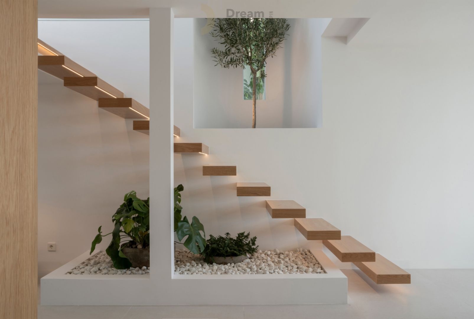 Moderne en strakke villa gelegen te Nueva Andalucia, Marbella. foto 14