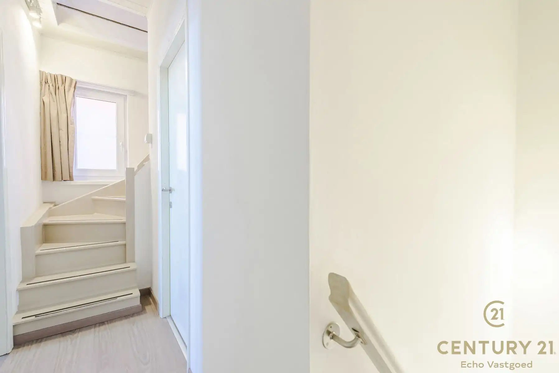 Mooie karakterwoning met tuin, parking en 3 slaapkamers foto 19