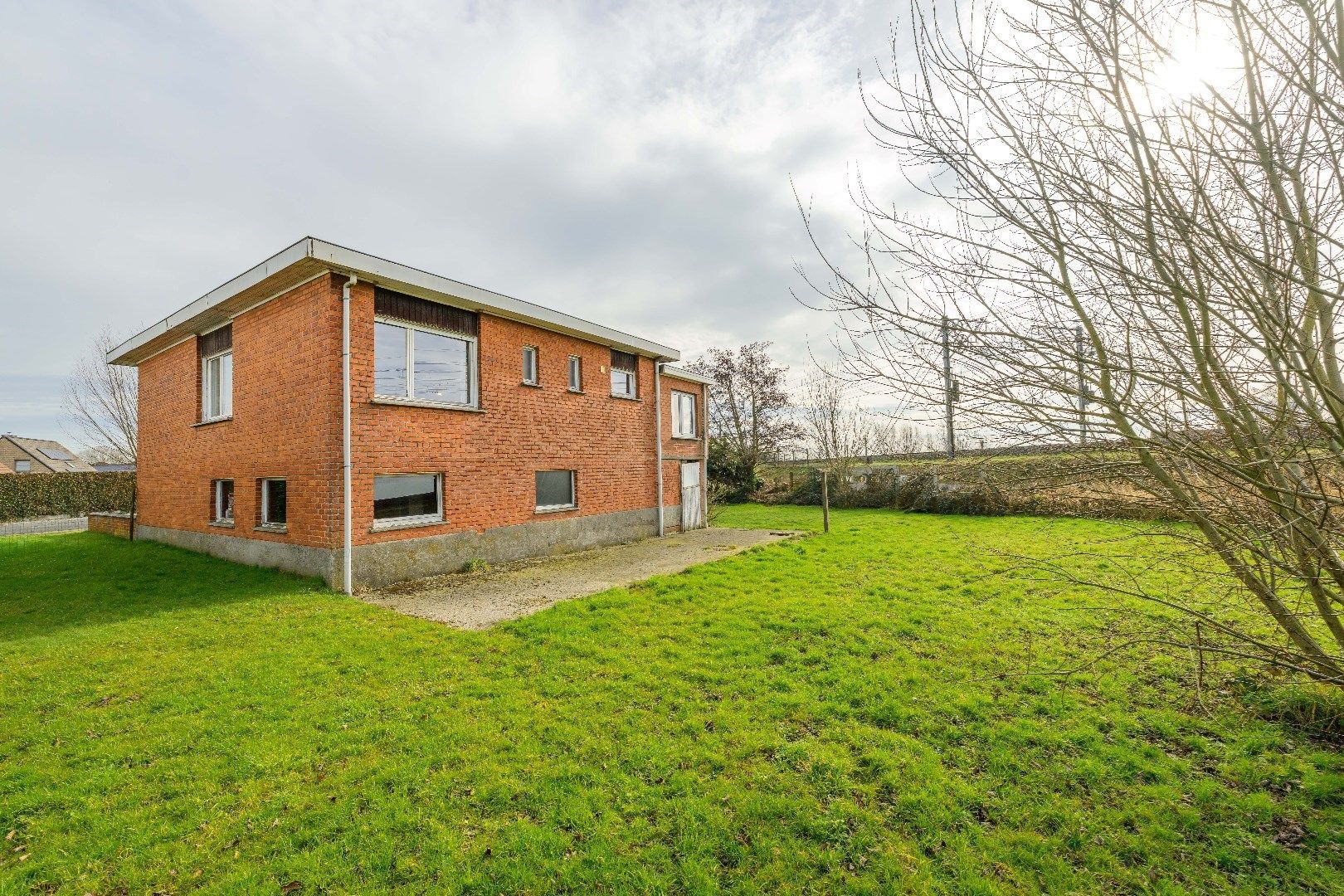 TE RENOVEREN ALLEENSTAANDE WONING OP 827 m² IN HARTJE TIELT foto 14