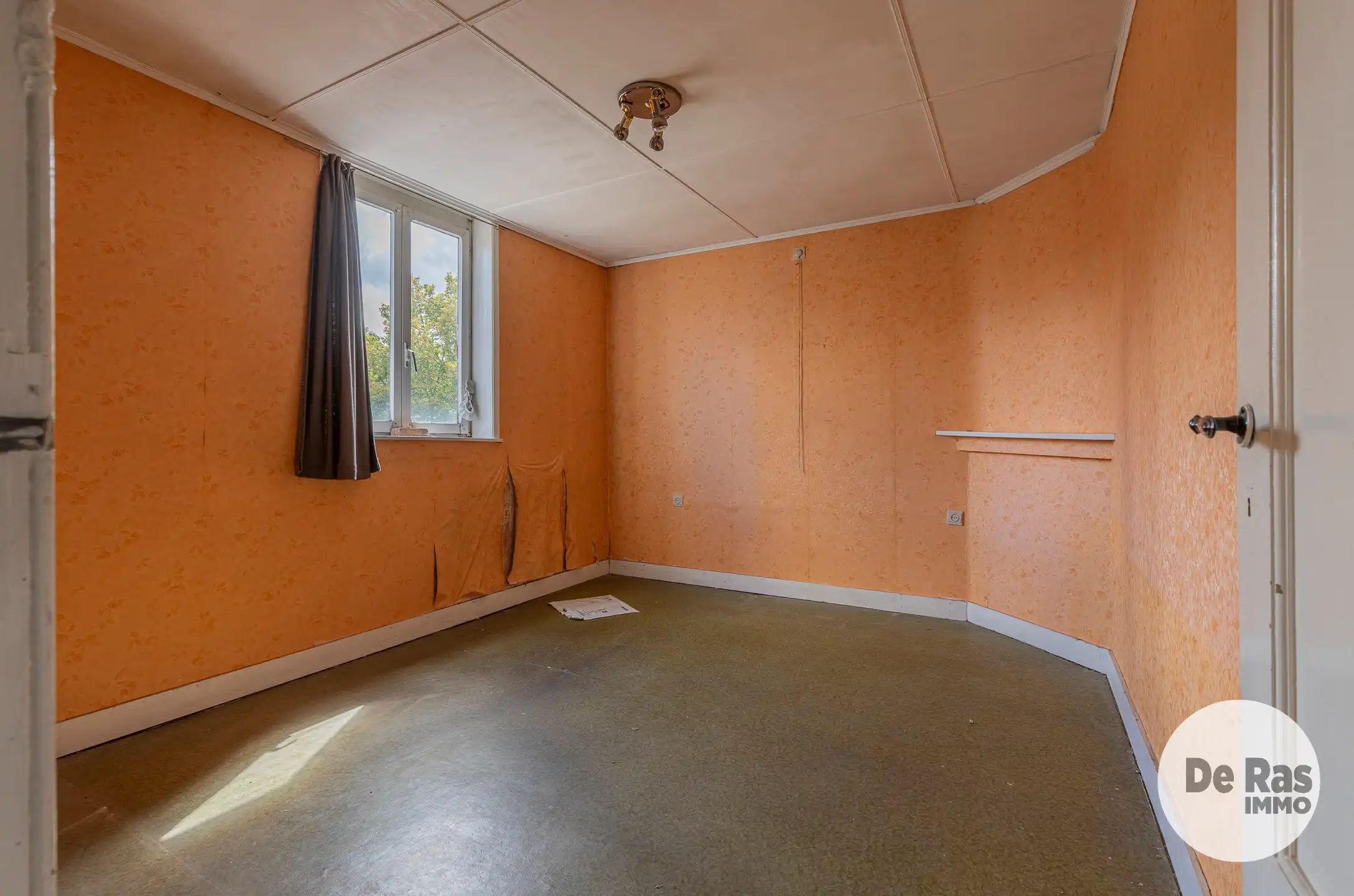 OOSTERZELE - Te renoveren woning met tal van mogelijkheden foto 10