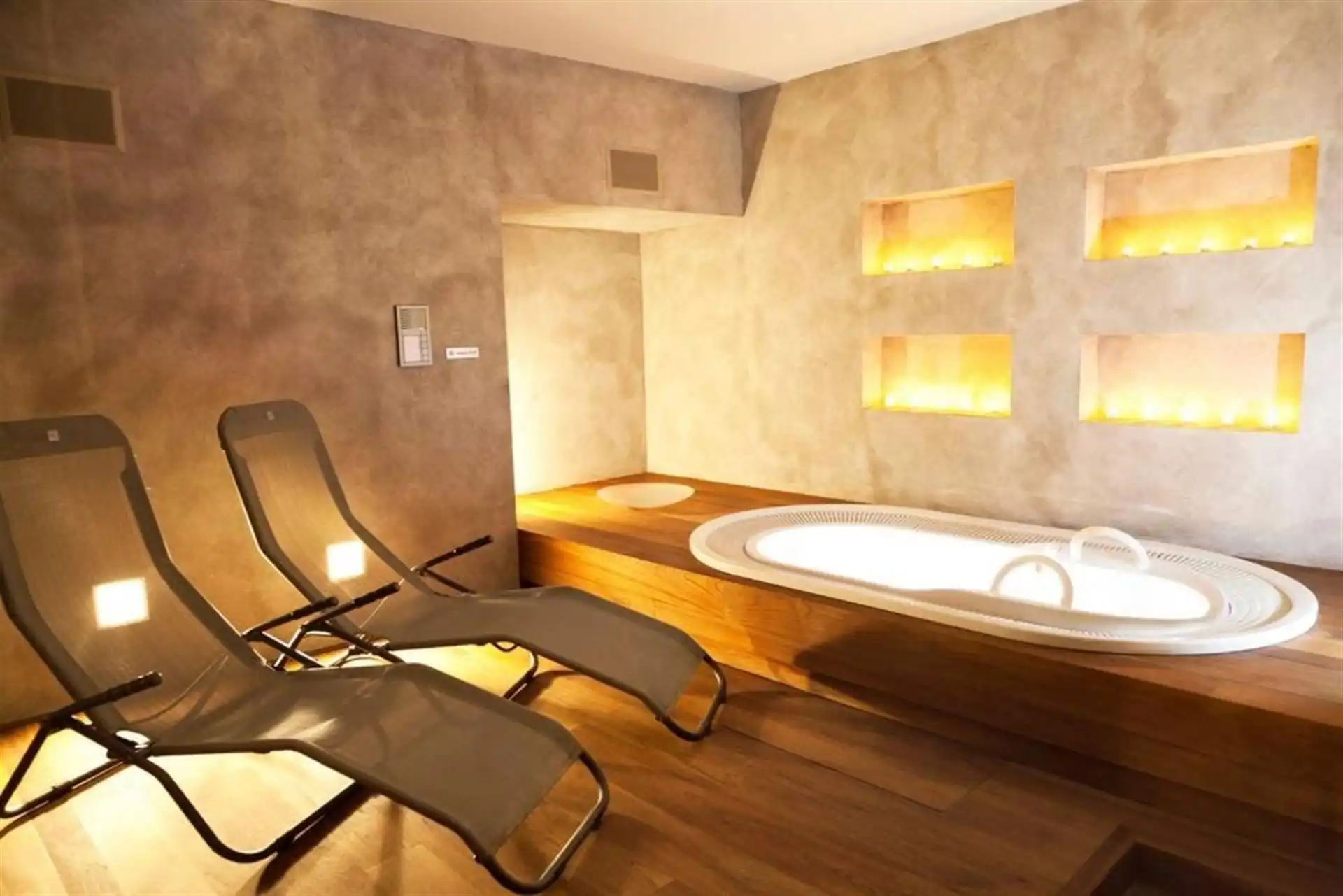 Uitzonderlijk herenhuis met wellness in hartje Mechelen foto 13