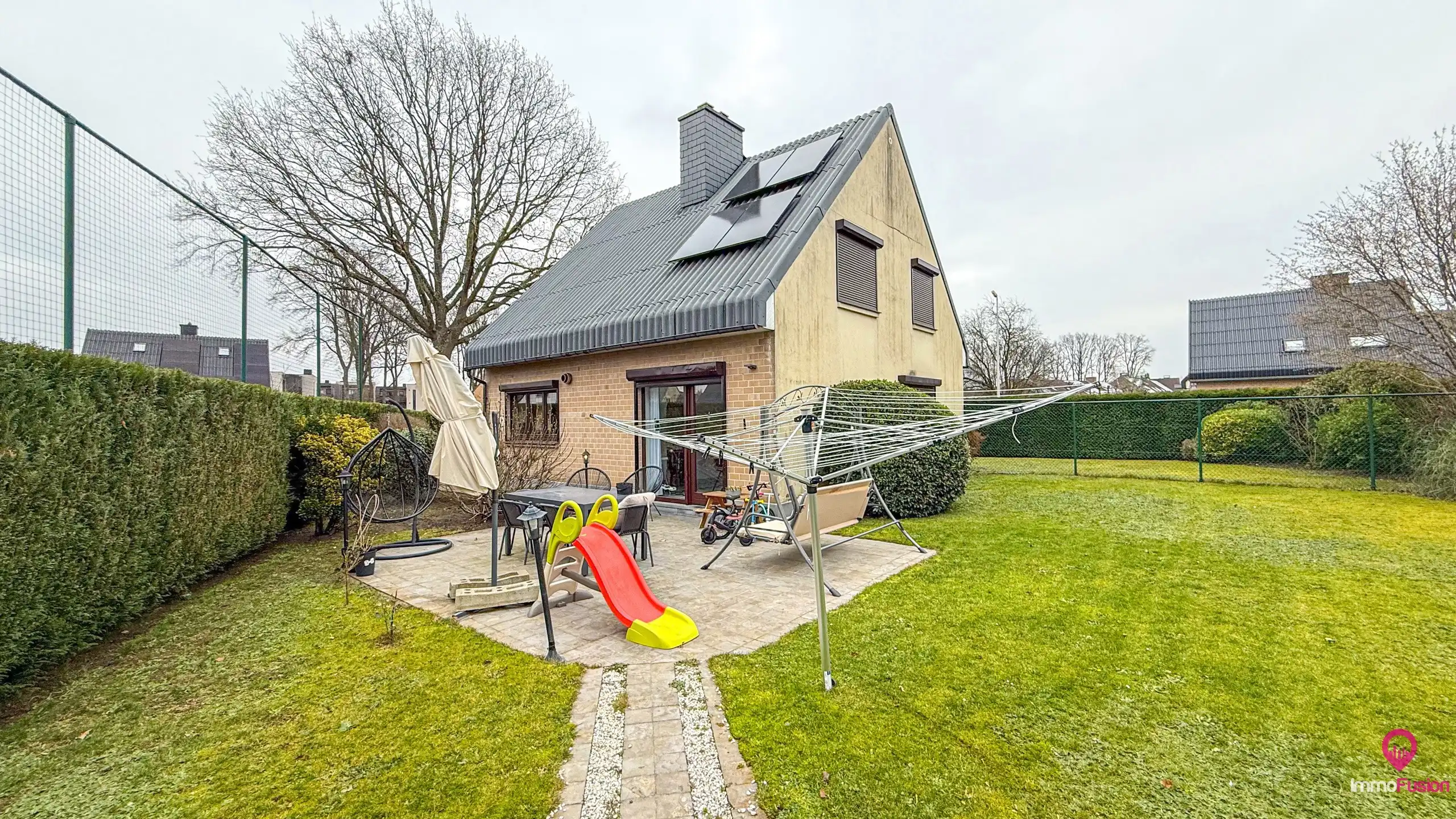 Ruime gezinswoning met 3 slaapkamers in rustige straat! foto 32