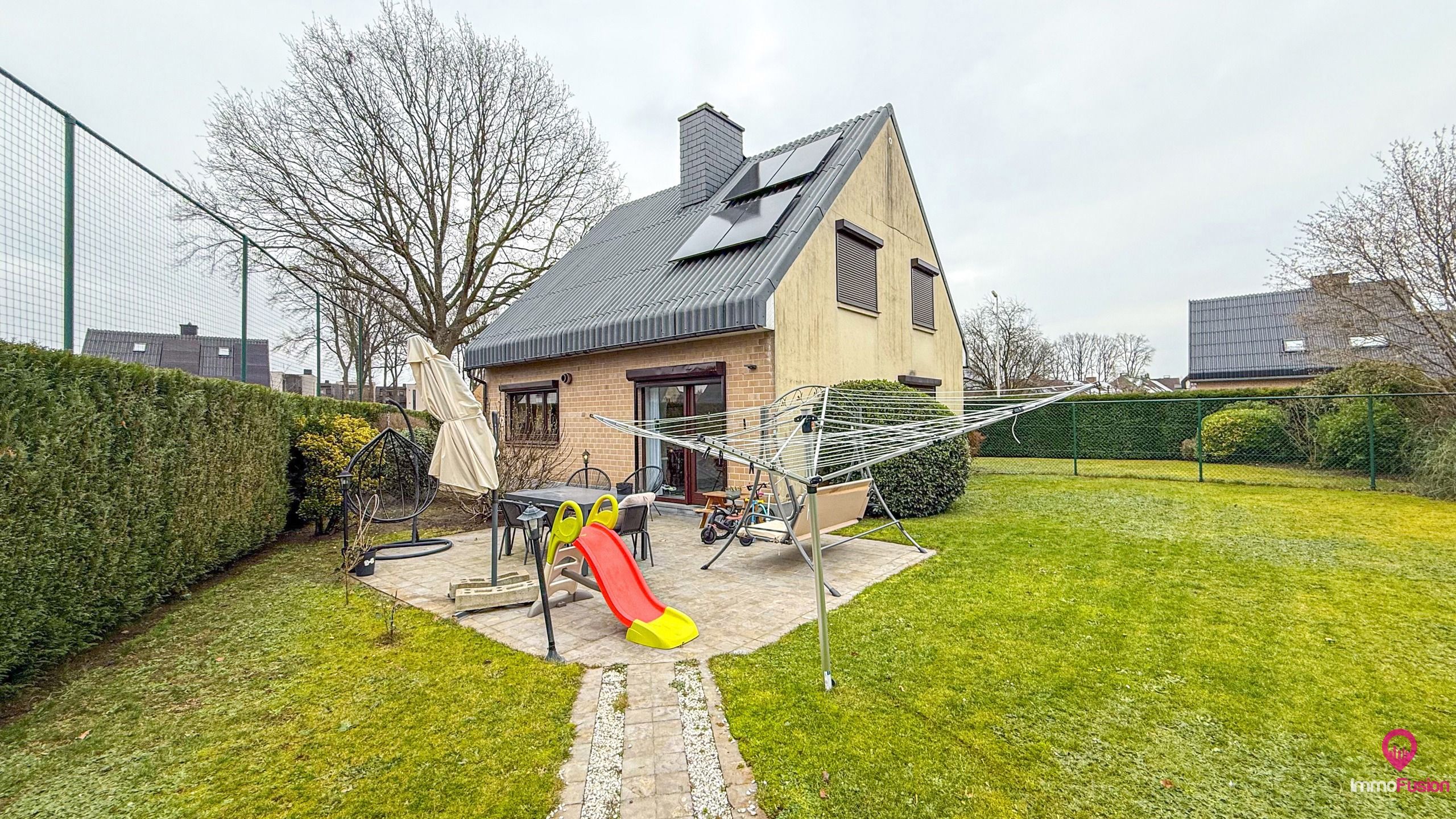 Ruime gezinswoning met 3 slaapkamers in rustige straat! foto 32