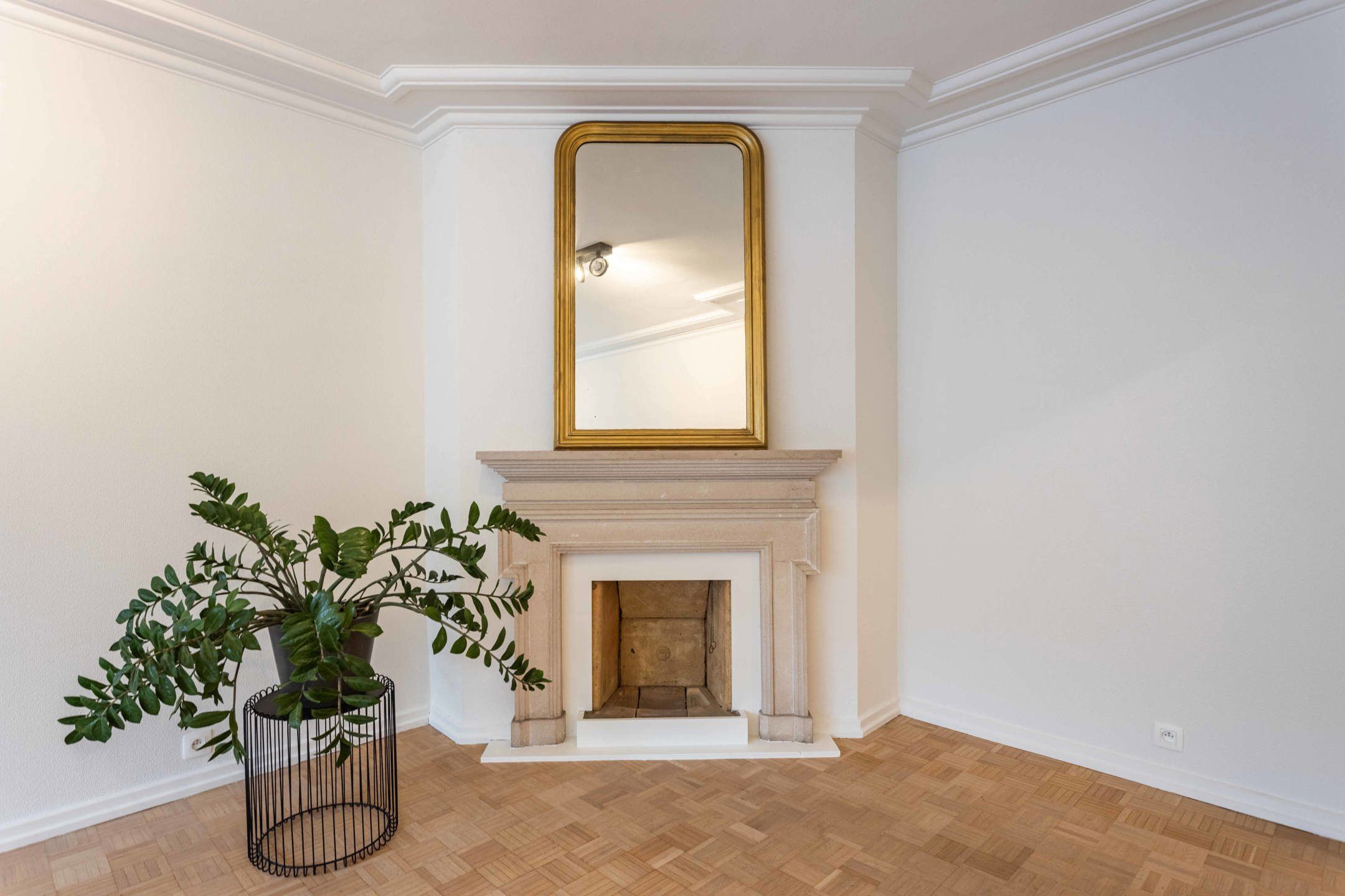 Lichtrijk en volledig gerenoveerd appartement foto 4