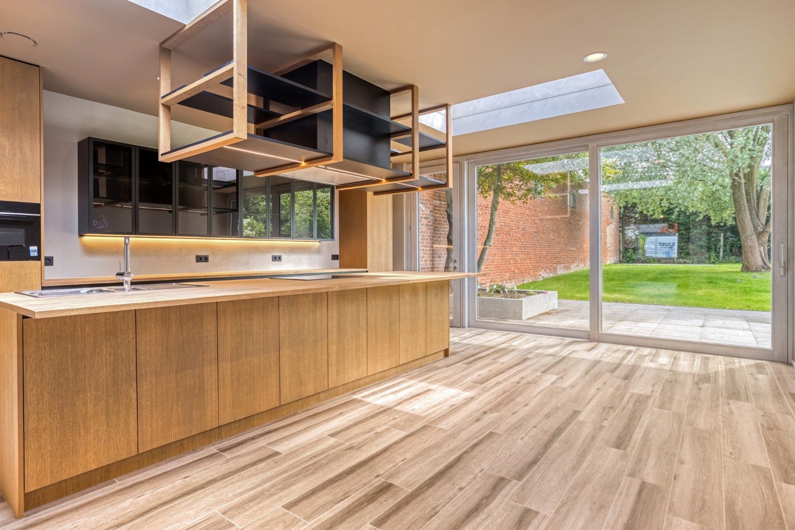 Gerenoveerde parel met 3 slaapkamers, dubbele garage op 540m² - EPC A! foto 4