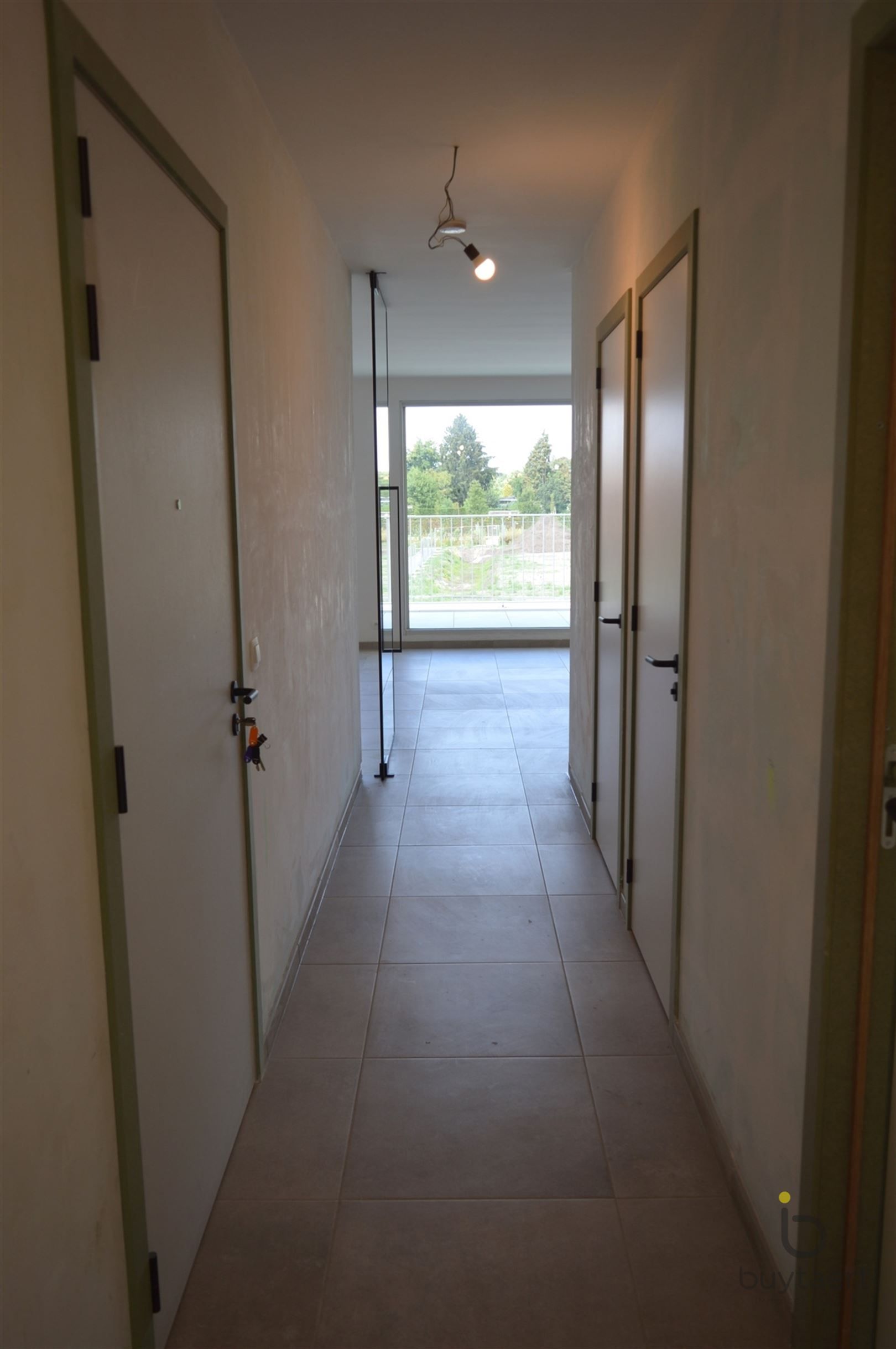 Nieuwbouw appartement met twee slaapkamers te Zoersel. foto 9