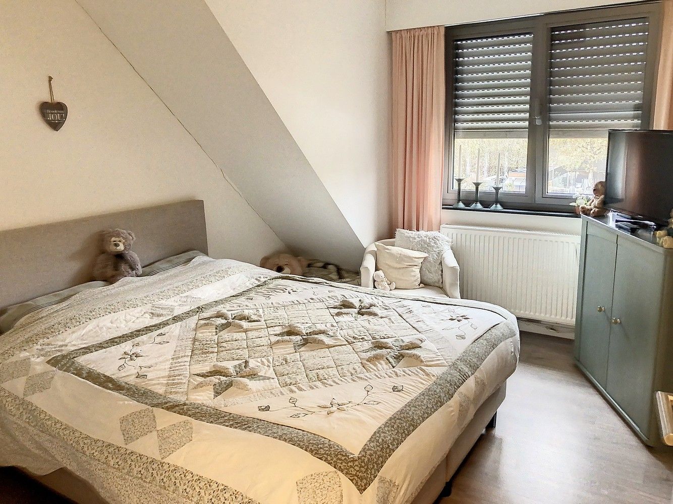 Fijn duplex appartement gelegen in het centrum van Mol-Wezel met mooie lichtrijke leefvertrekken foto 11
