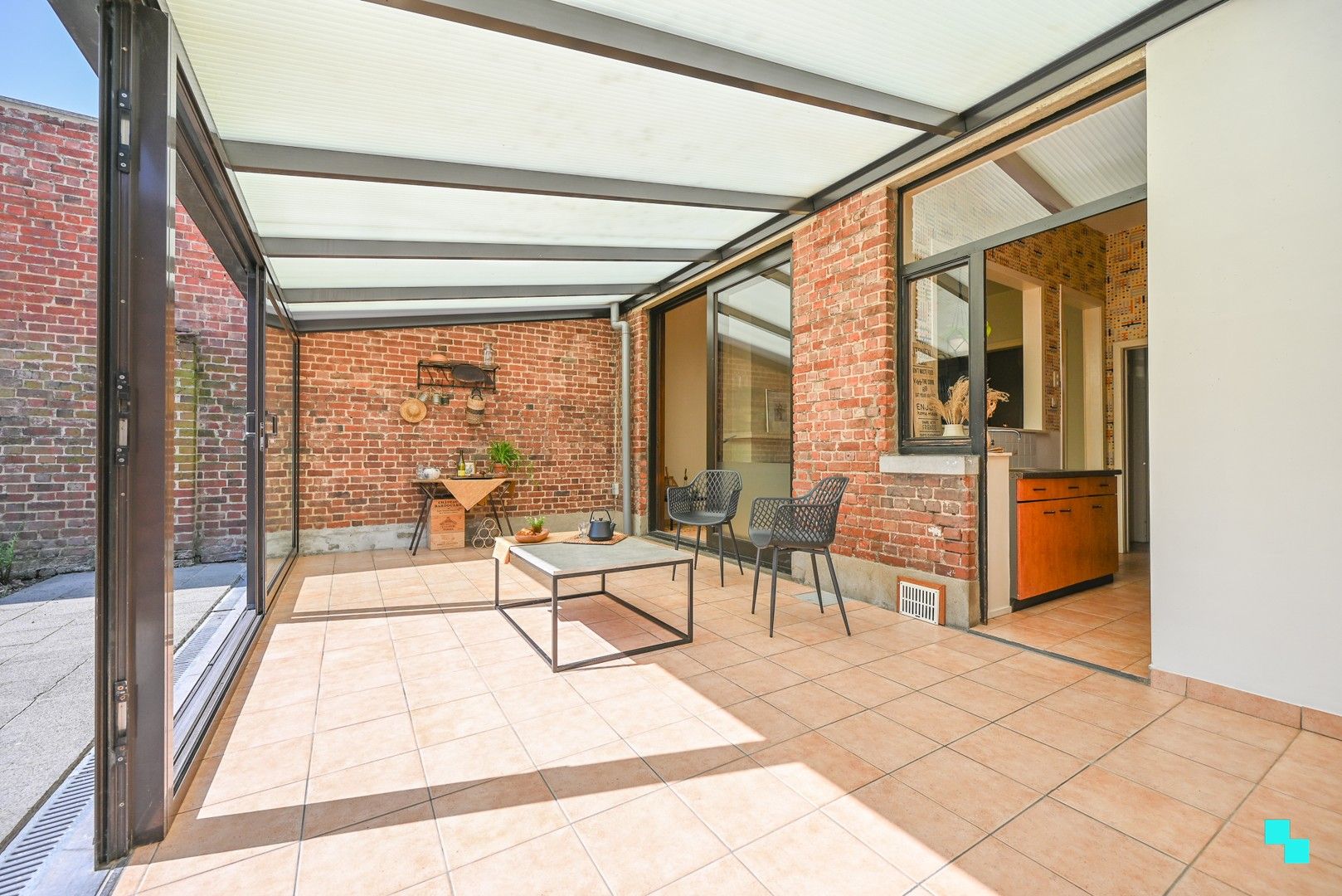 Karaktervolle charmewoning in hartje Izegem foto 14