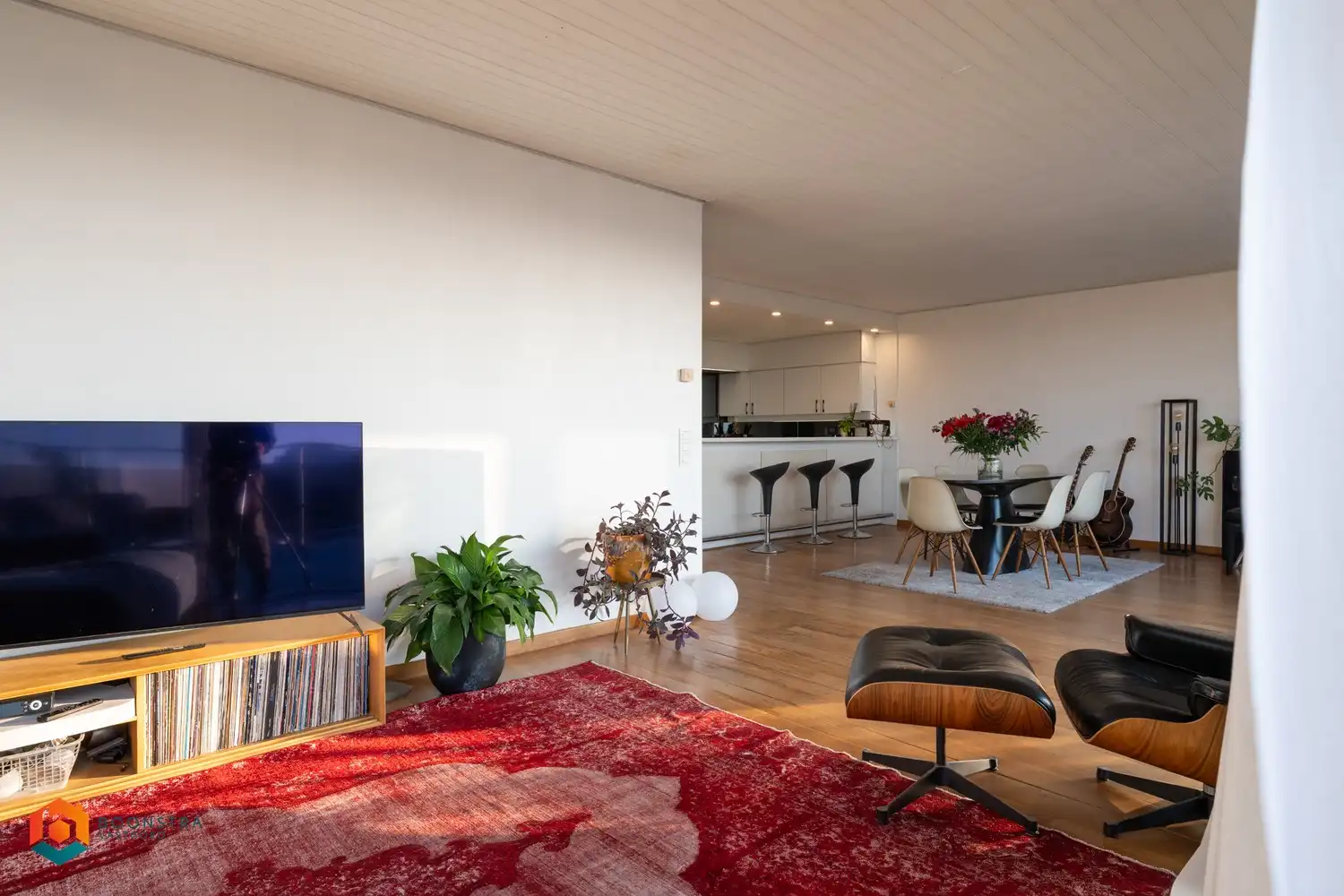 Exclusieve penthouse met 3 slpkrs, zéér riant terras (115 m²) en 2 autostaanplaatsen foto 4