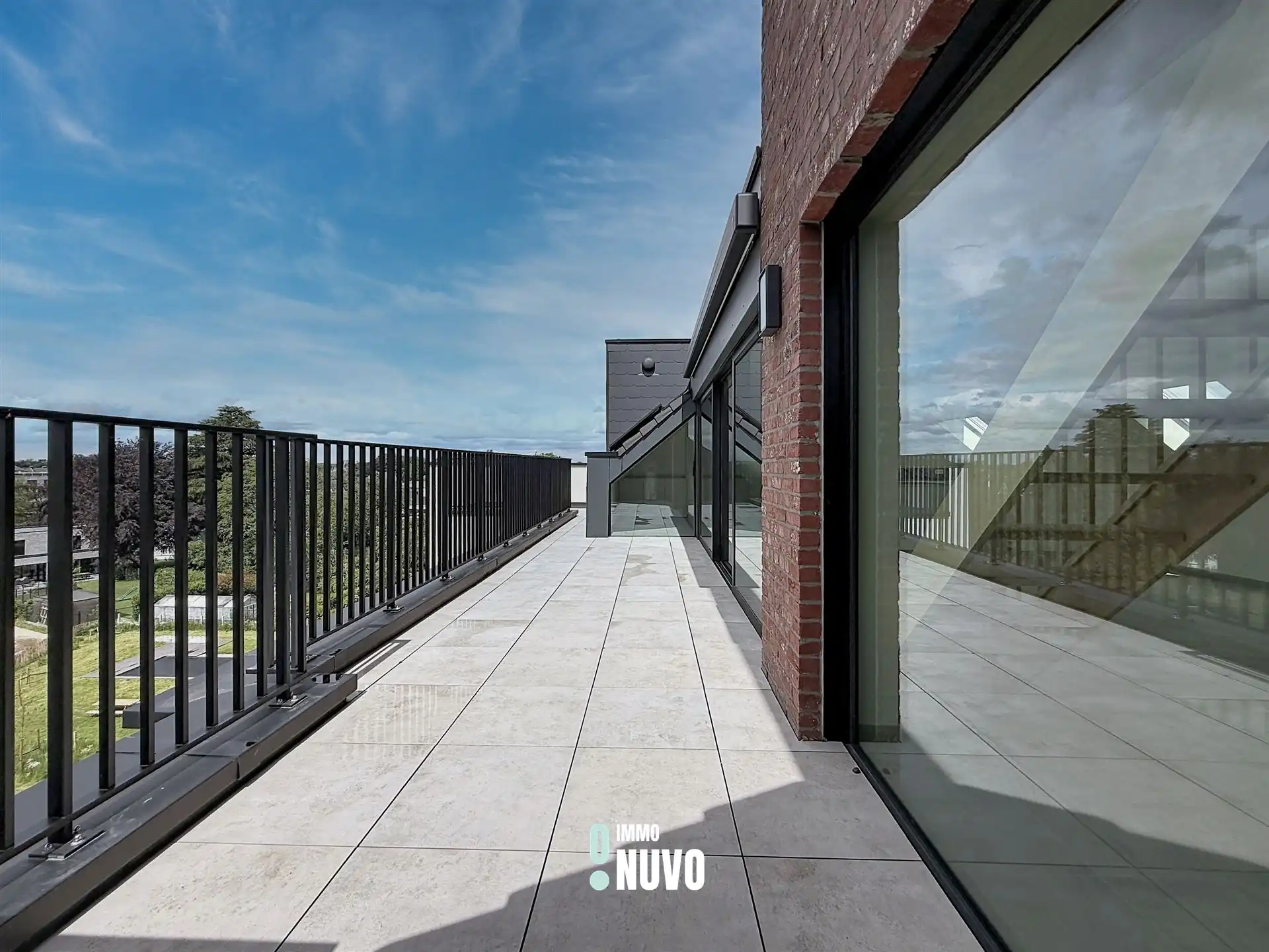Stijlvol penthouse met 3 slaapkamers, bureau en ruim terras  foto 15