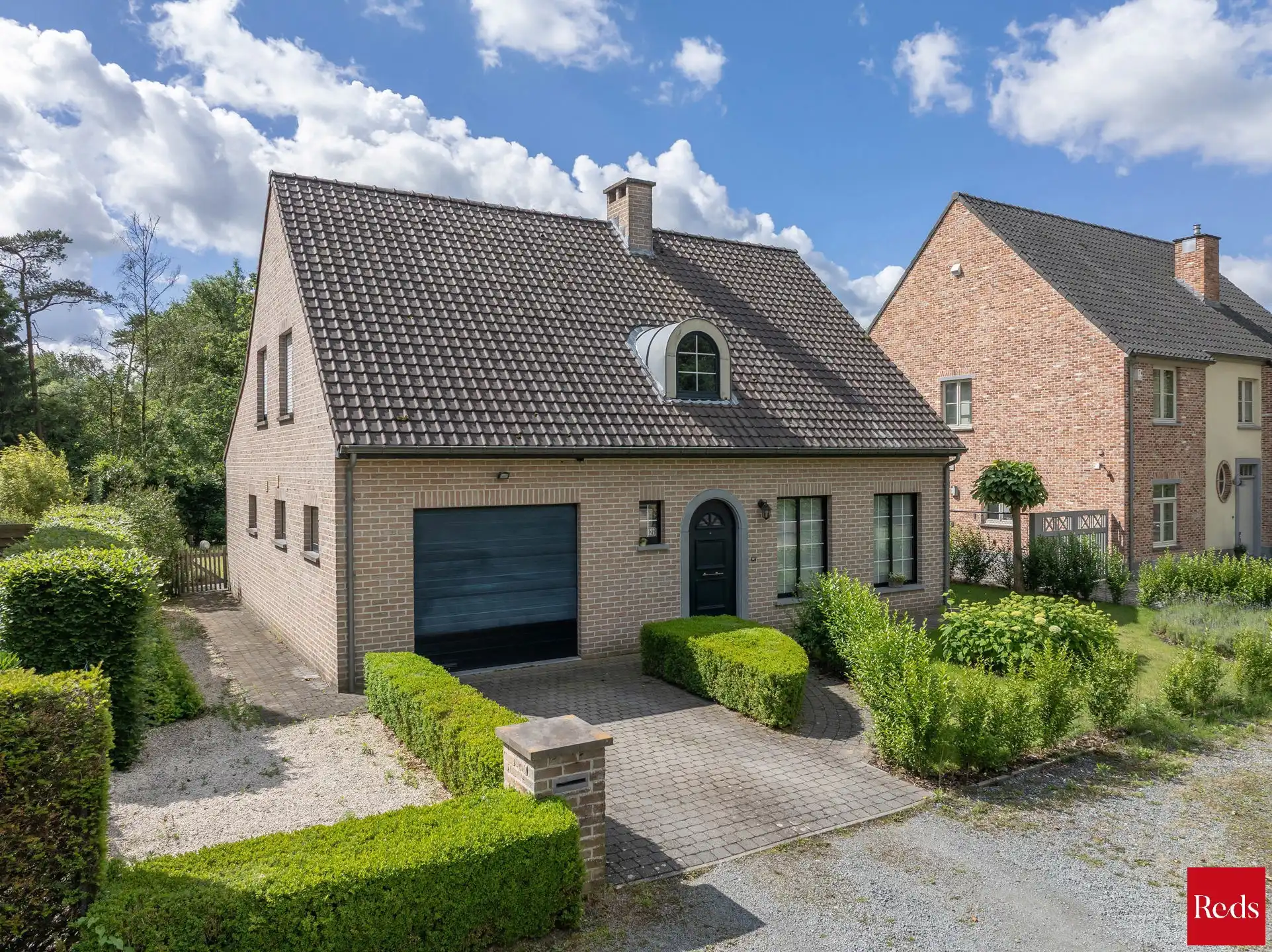 Vrijstaande woning met zuidtuin in het groen van Zoersel foto {{pictureIndex}}