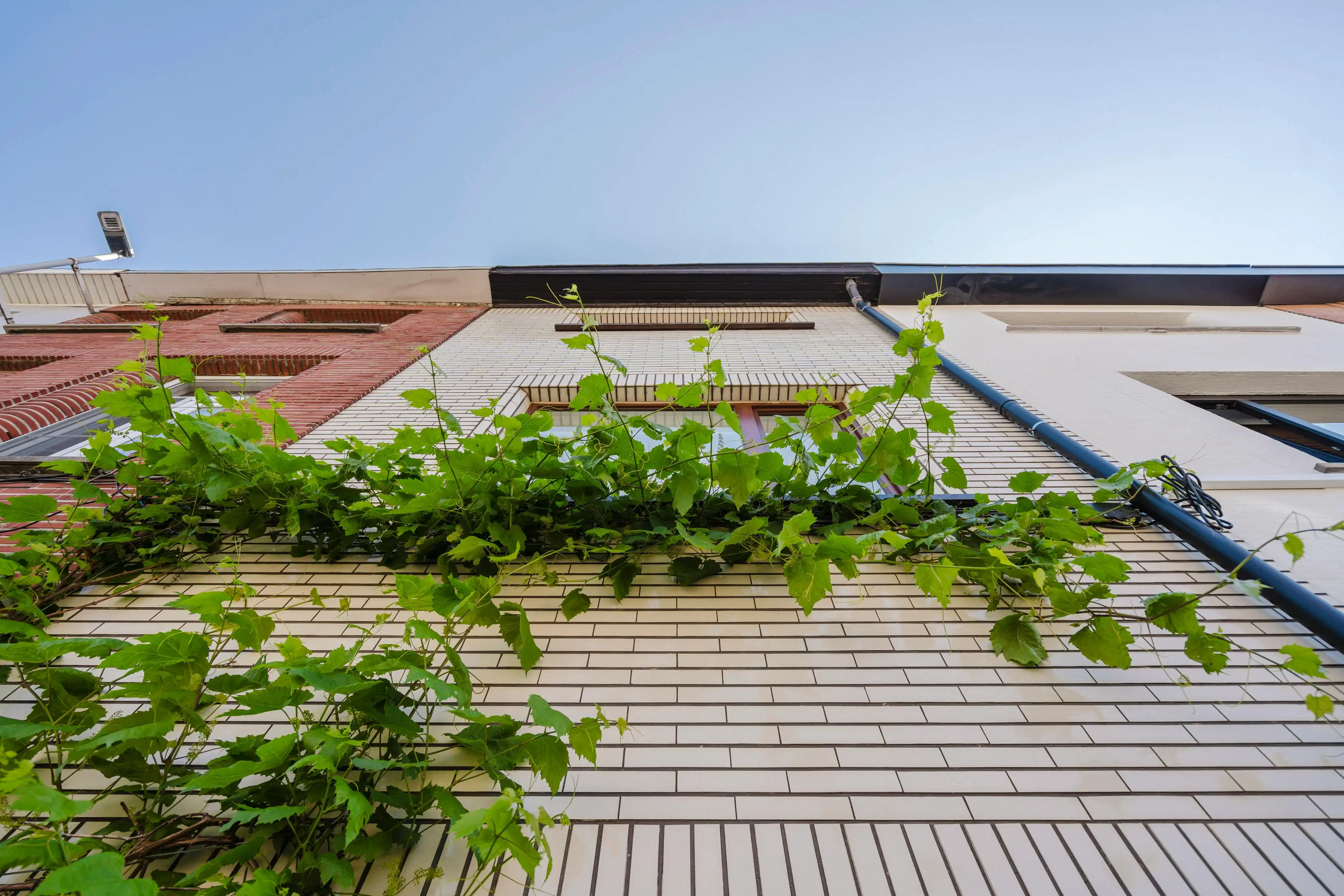 Architecturale stadswoning met minimalistische flair foto 28