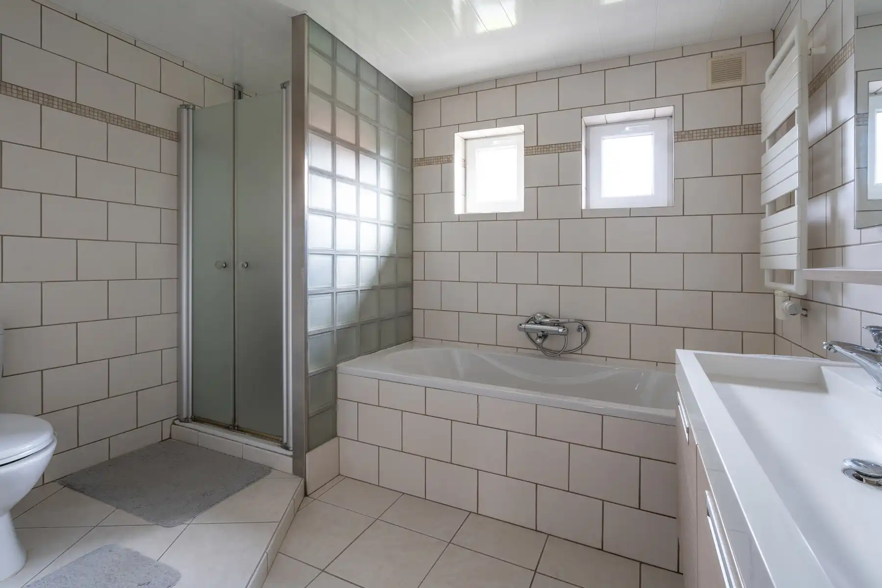 Ruime gezinswoning met 5 slaapkamers op 934 m² in Brecht foto 15