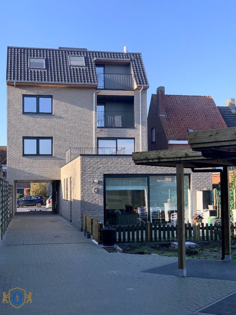 Overdekte staanplaats nr 2 centrum Oostkamp foto 6