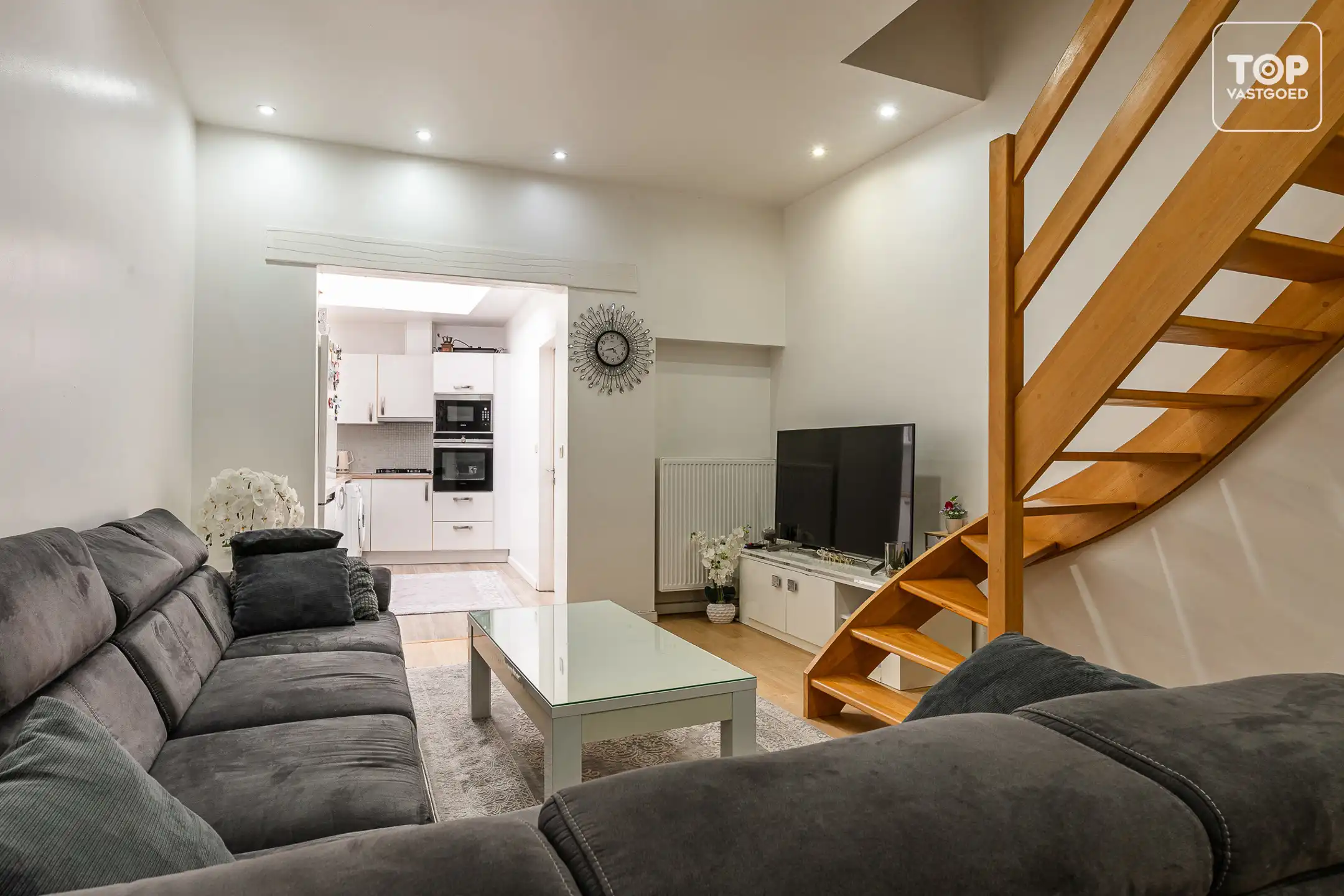 Instapklare woning met 4 slaapkamers op gunstige locatie. foto 4