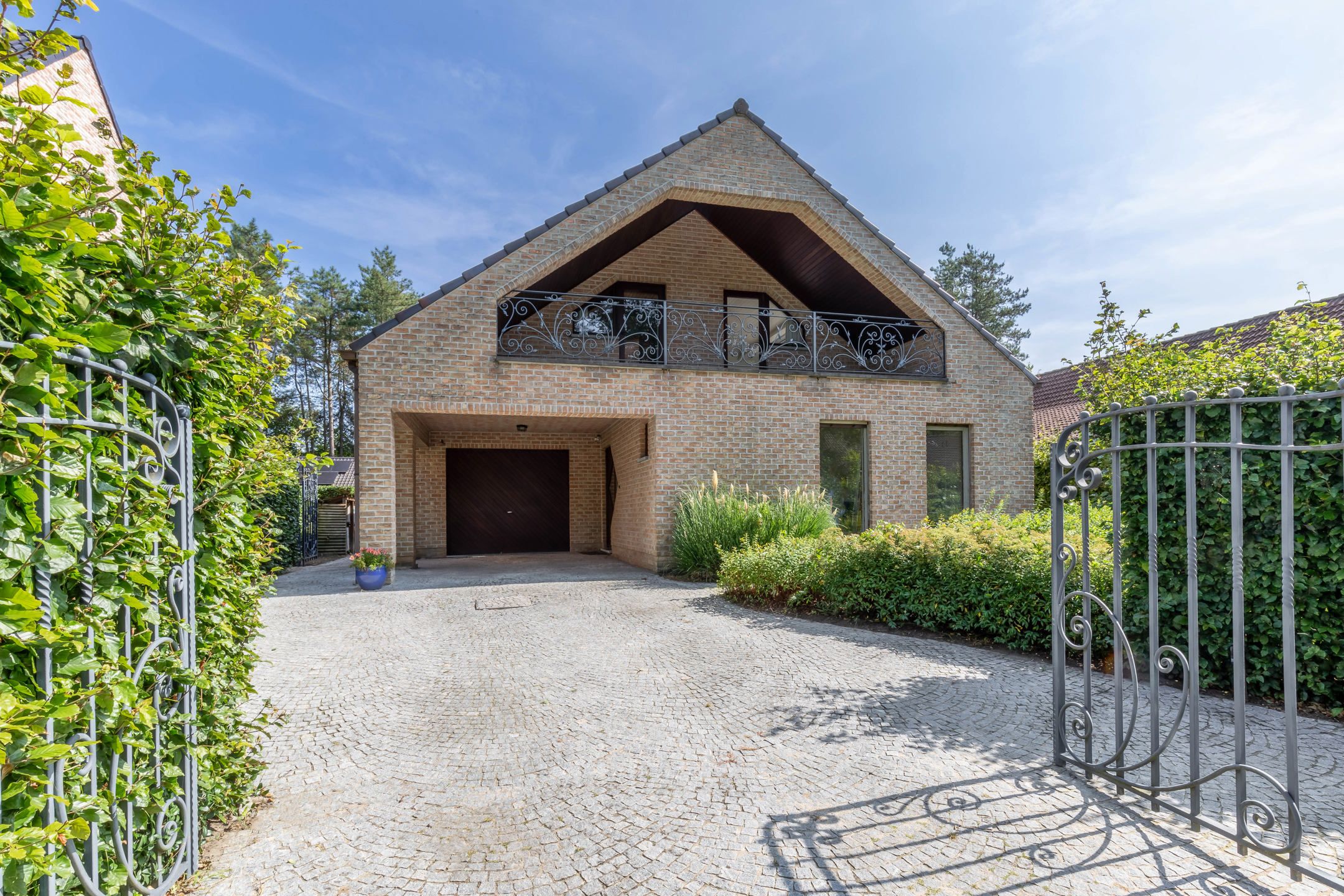 Rustig gelegen woning op mooi perceel van 1.170 m² foto 1