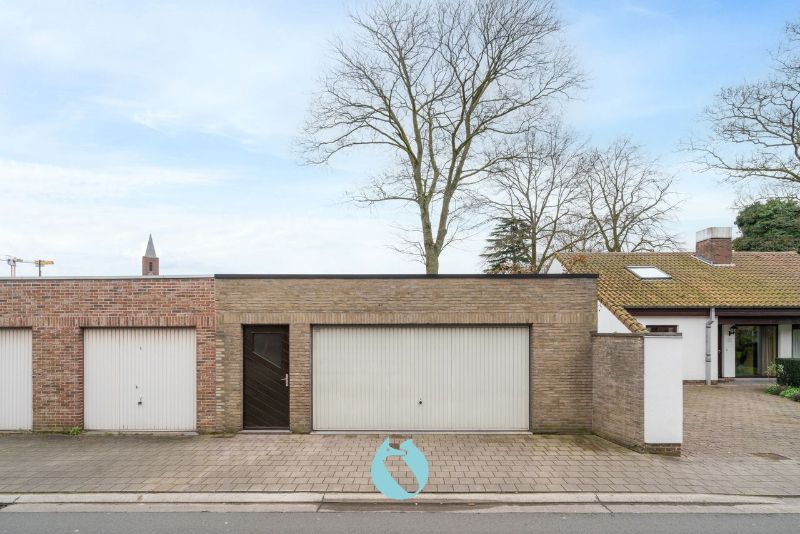 Ruime karaktervolle woning met tuin en garage foto 17