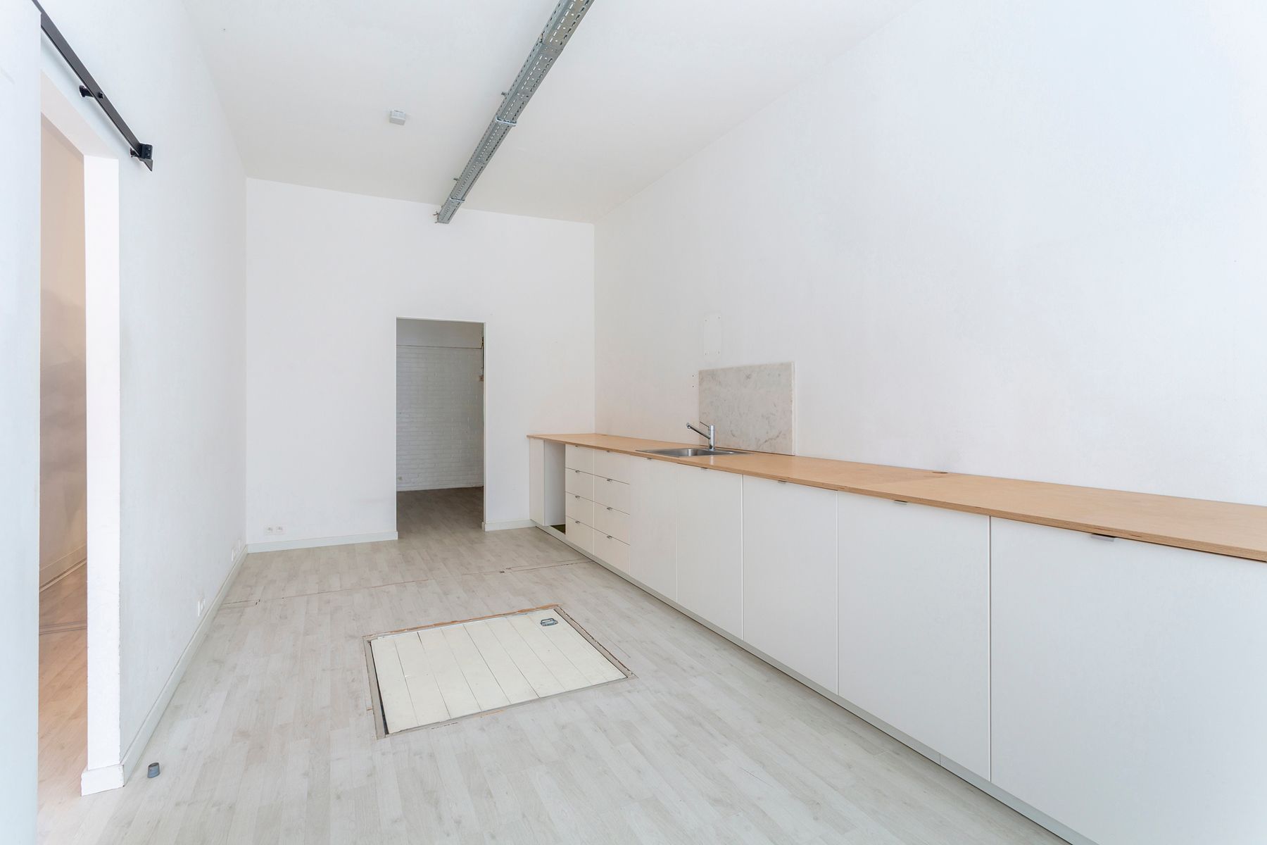 Handelsgelijkvloers op het bruisende Eilandje foto 2