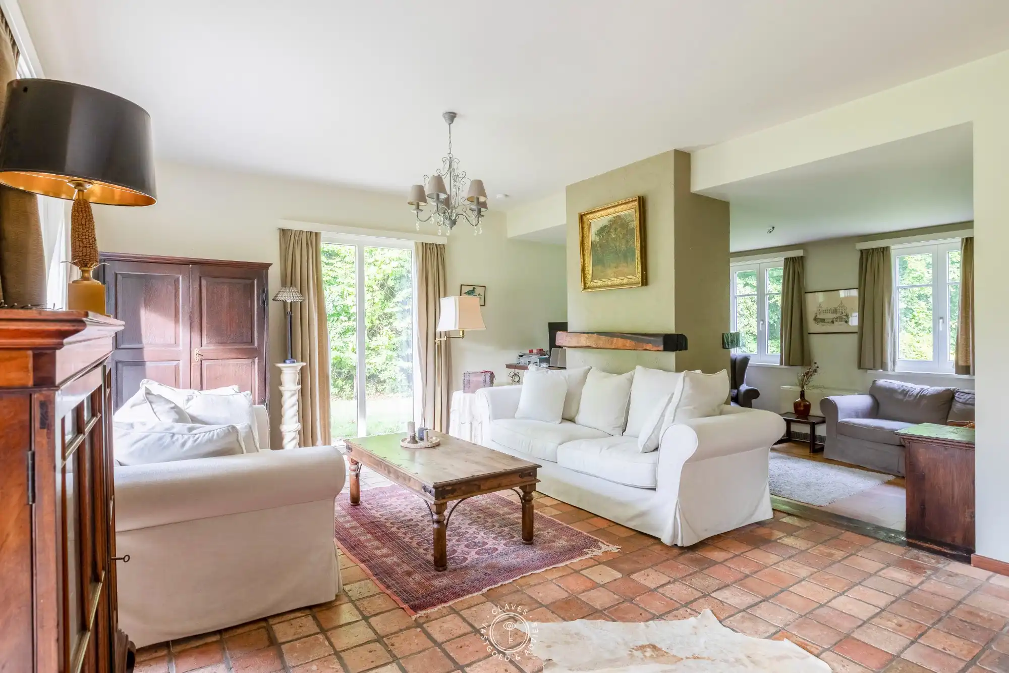 Uniek landhuis met charme en meer dan 10.000 m² eigen grond foto 10