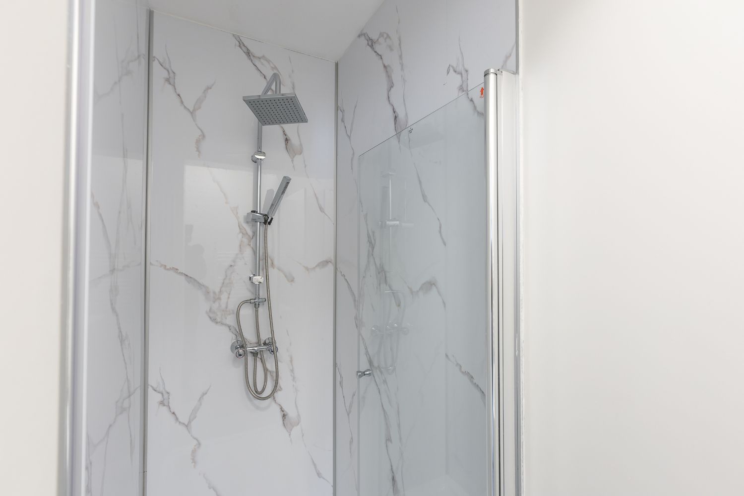 Recent gerenoveerd 2-slaapkamer appartement foto 9