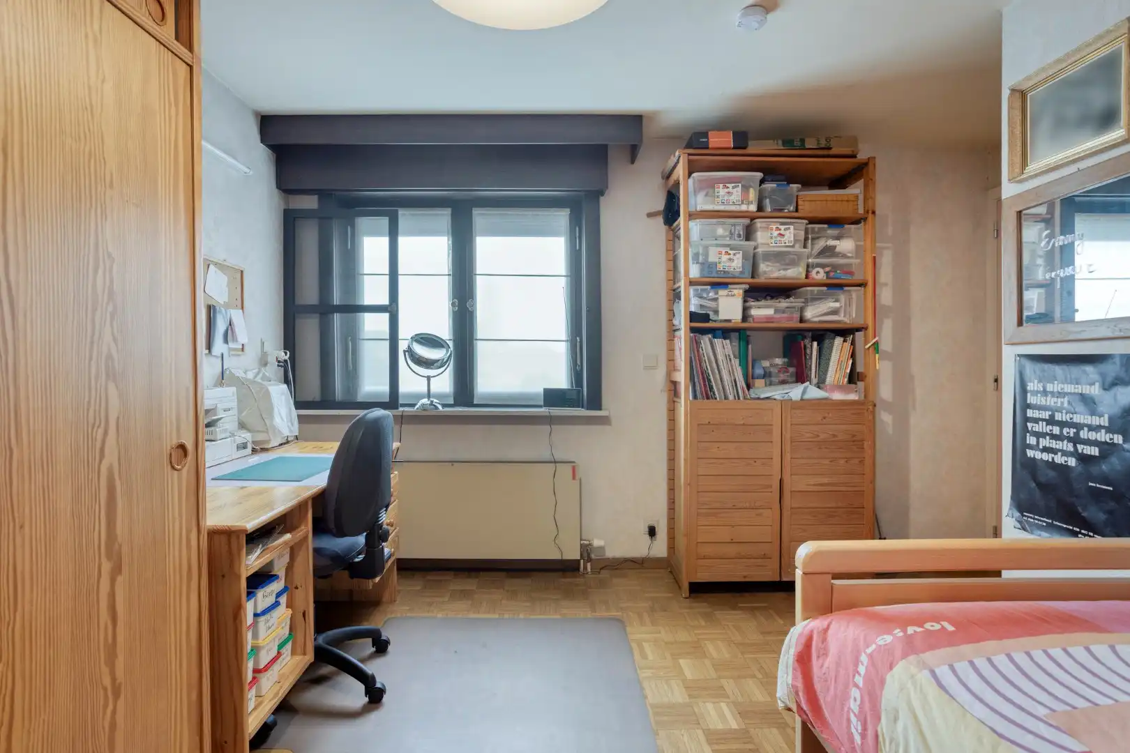 Open bebouwing met mooie tuin en 2 garages op topligging! foto 15