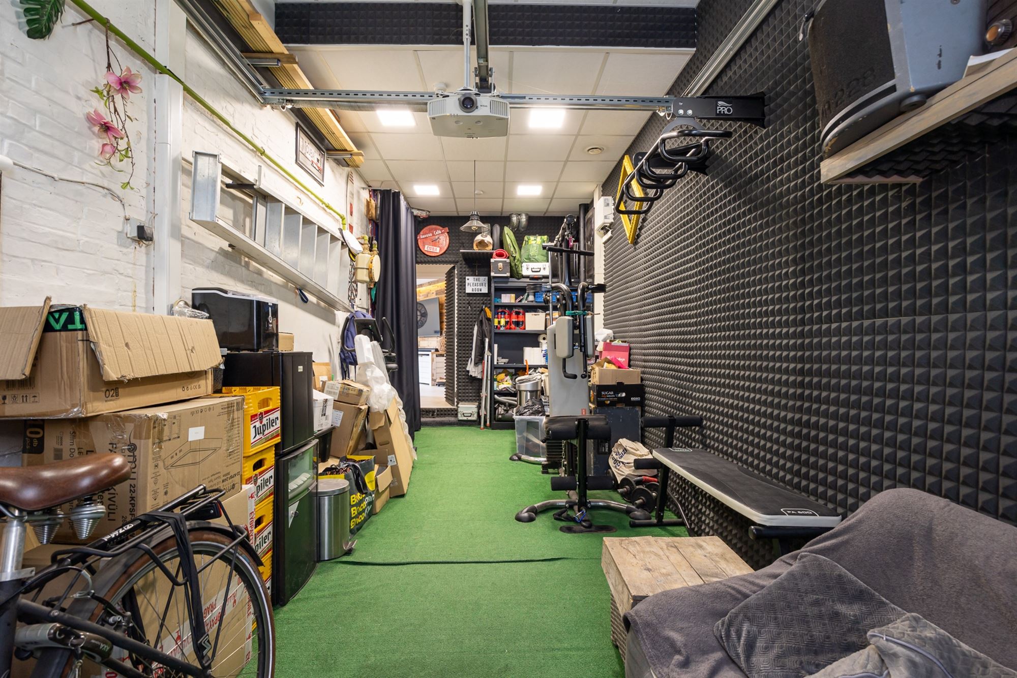 Instapklare, energiezuinige woning met ruime tuin en zwembad foto 29