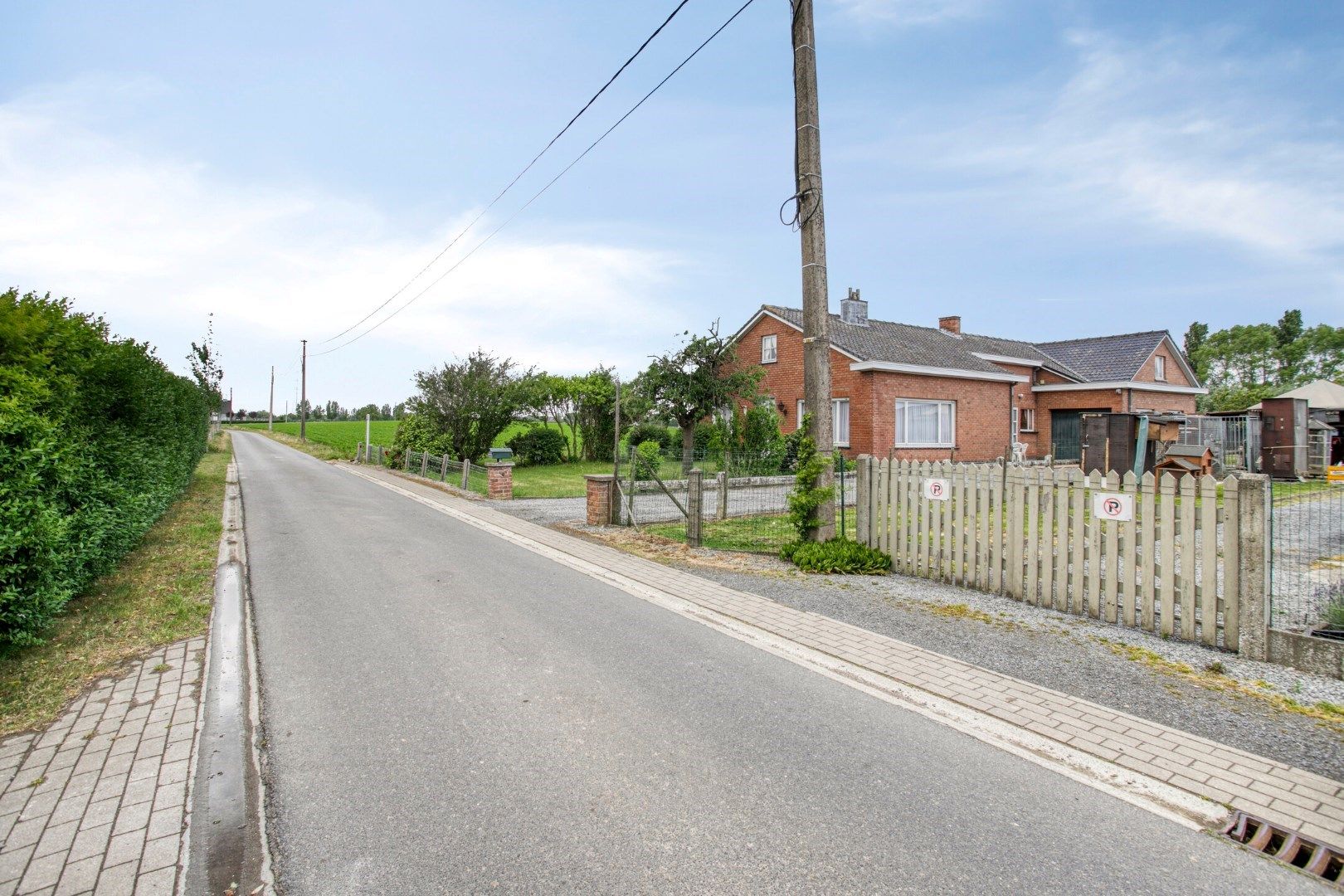 Landelijk gelegen woning of bouwgrond foto 2