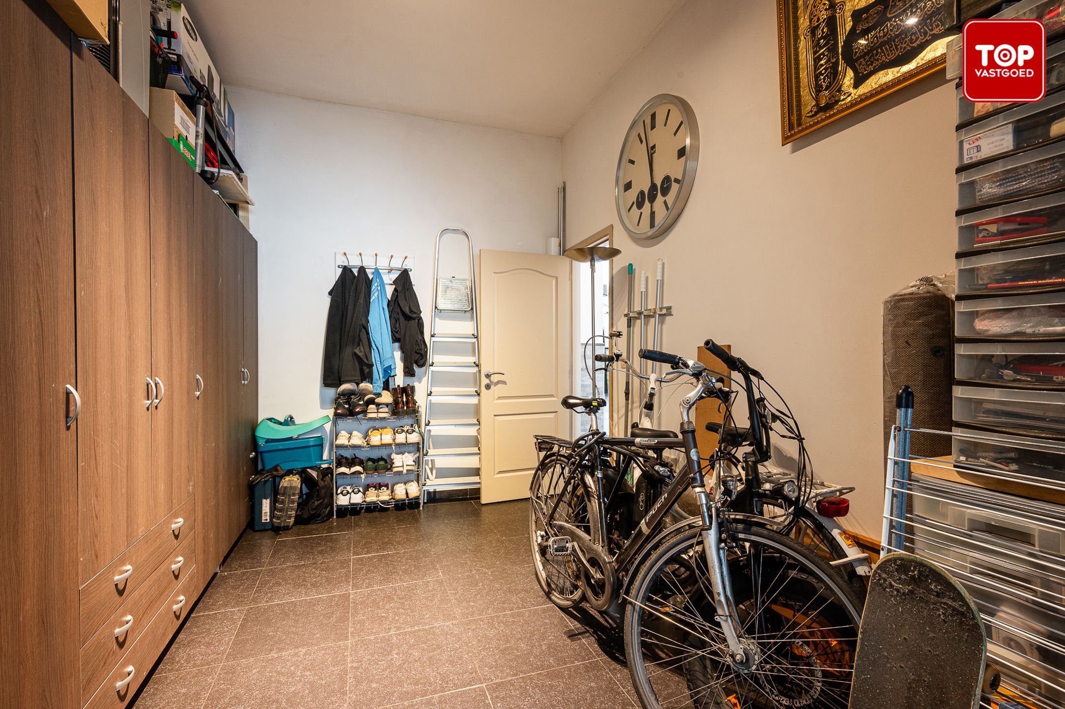 Ruime gezinswoning met 4 slaapkamers en tuin op toplocatie in Sint-Amandsberg foto 7