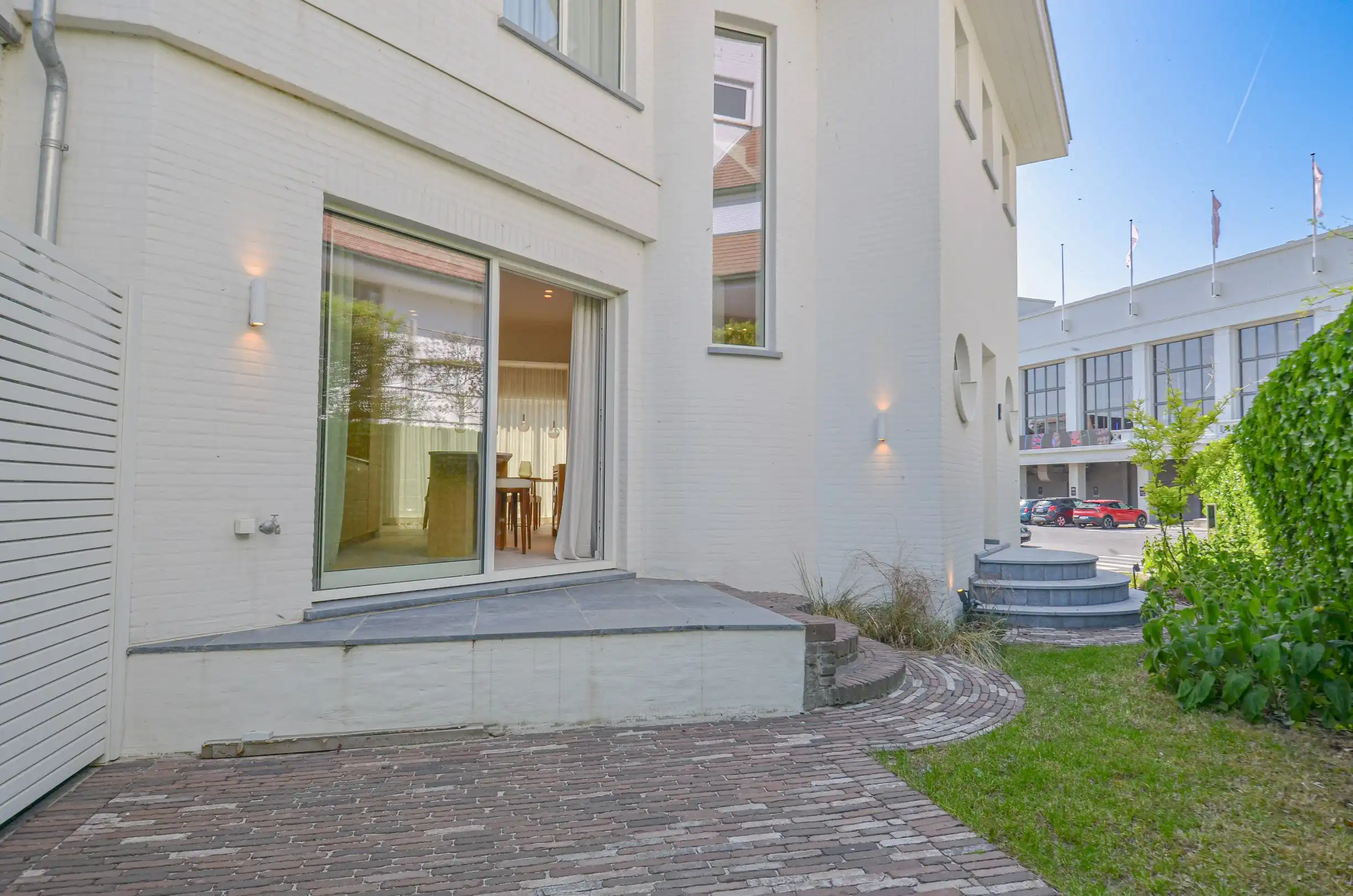 Exclusieve villa: Uitzonderlijk volledig gerenoveerde villa met frontaal zeezicht. foto 22