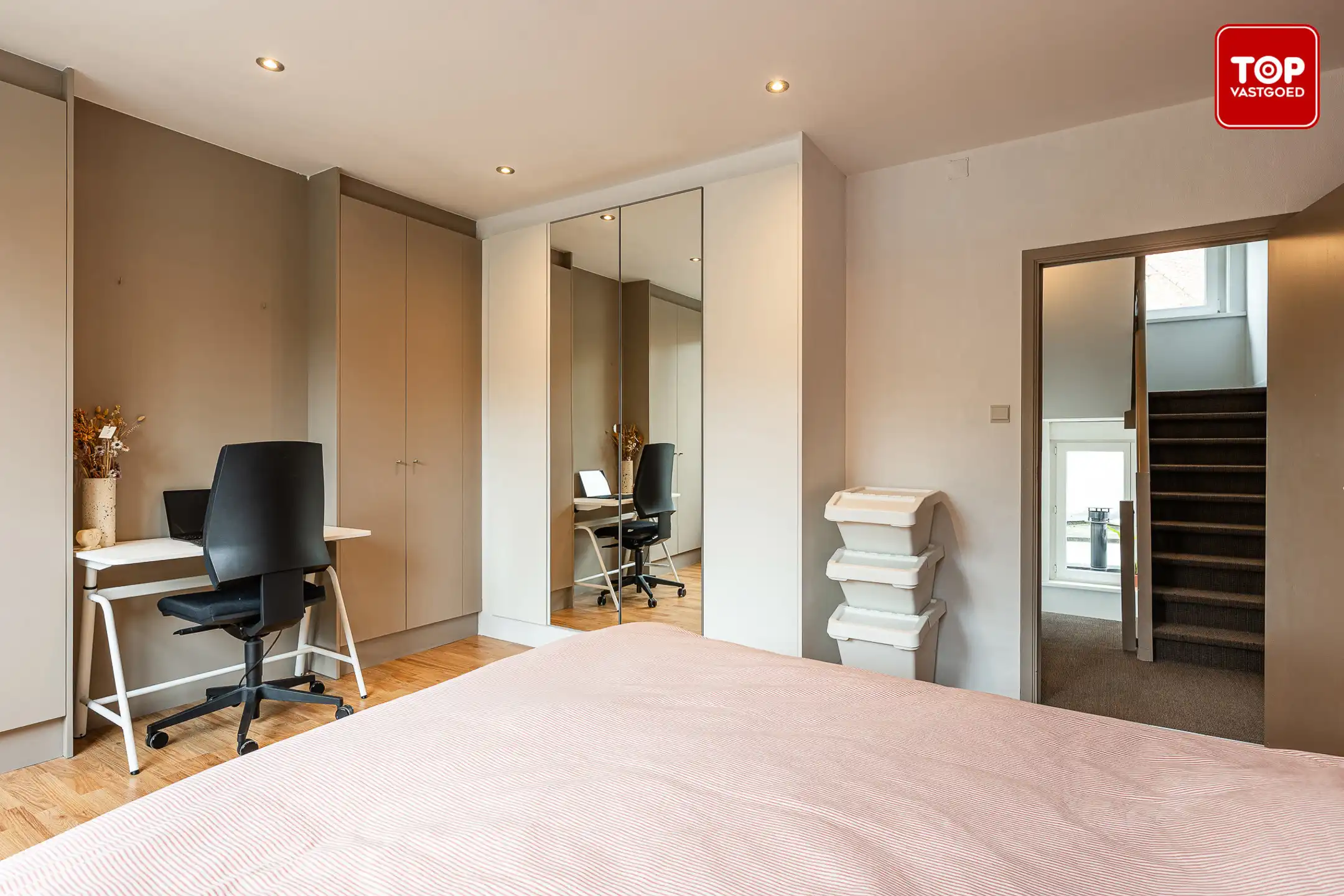 Gezellige instapklare woning met leuke stadskoer.  foto 14