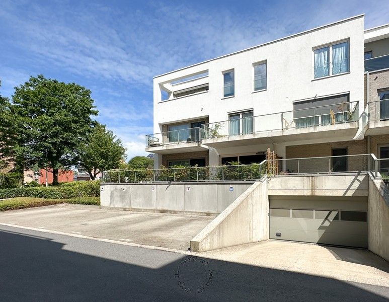 Instapklaar appartement met twee slaapkamers en terras foto 14