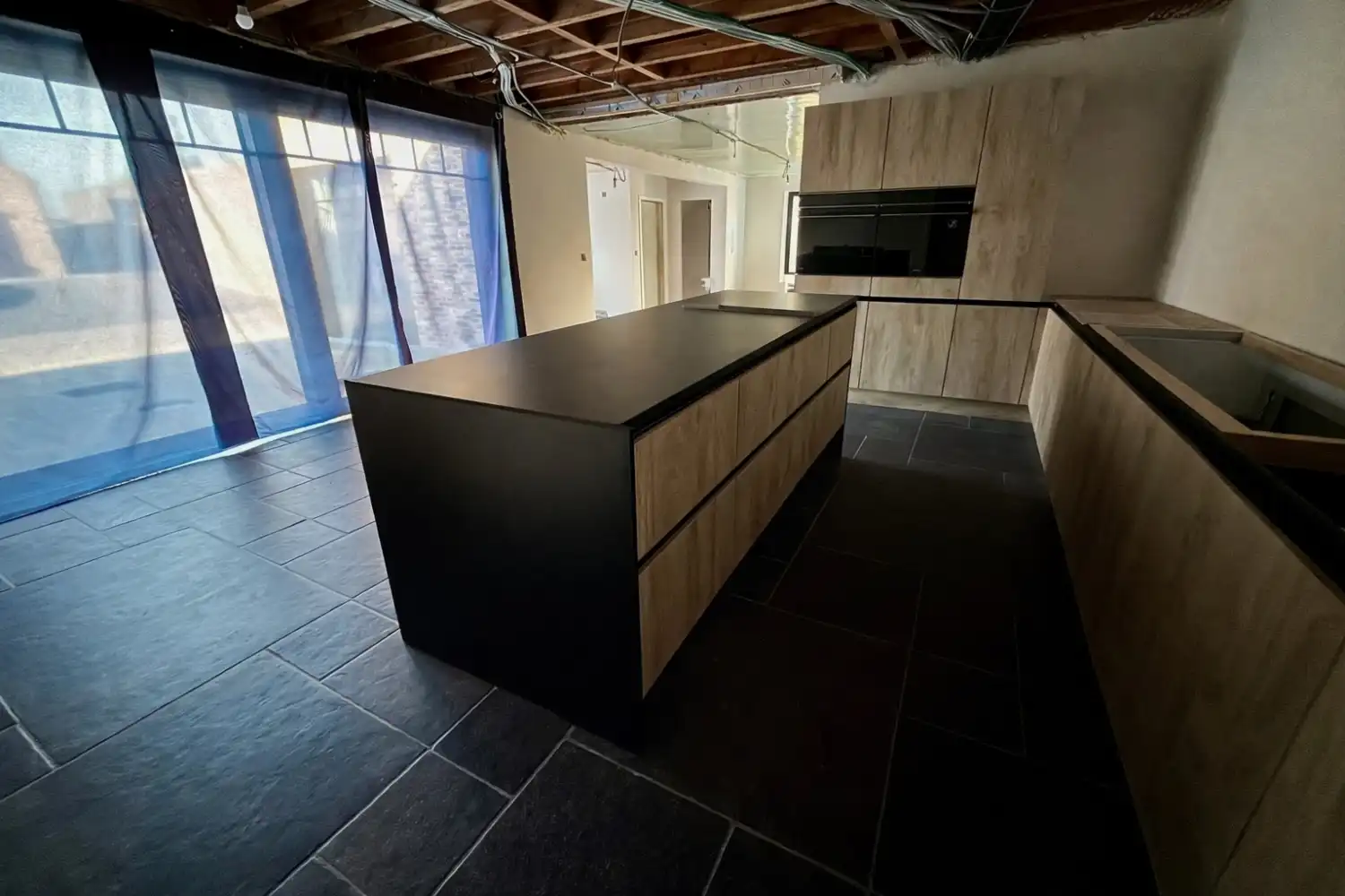 ENERGIEZUINIGE WONING op zeer rustige en landelijke locatie met 2 slaapkamers en inpandige garage foto 6