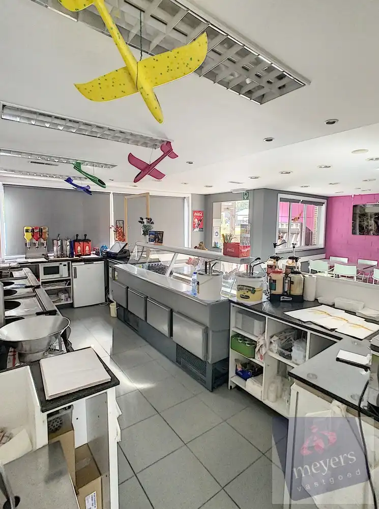 Handelsruimte met woonst op topligging in Koersel foto 5