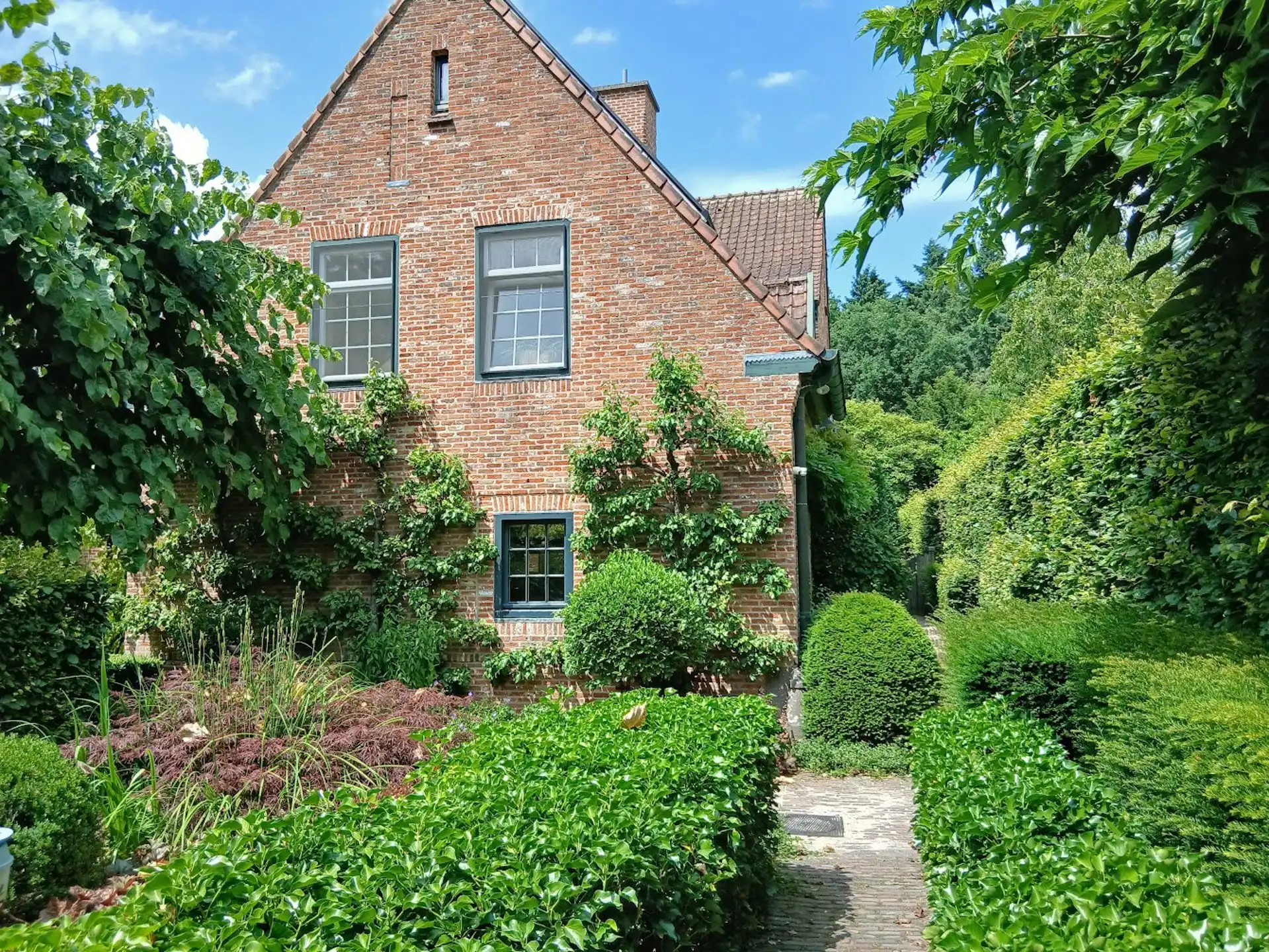 Villa met kantoor en 5 slpk. in groene rand van Turnhout foto 48